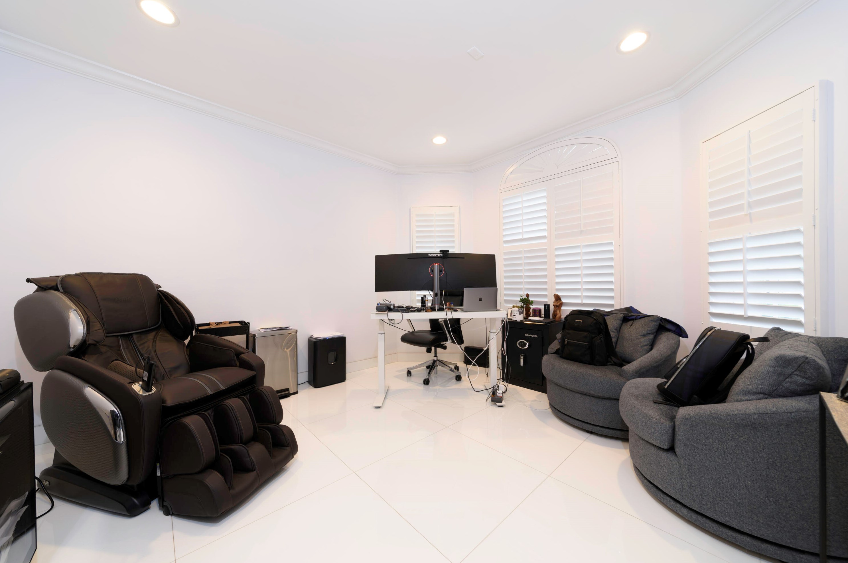 19435 39 Ave, Miami FL  33160-2273 exterior