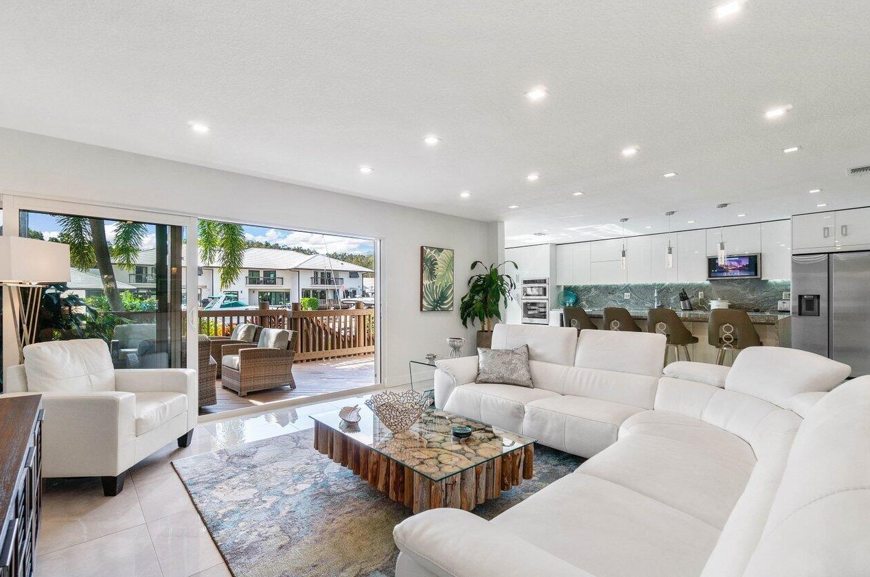 606 Boca Marina Ct, Boca Raton FL  33487-5204 exterior