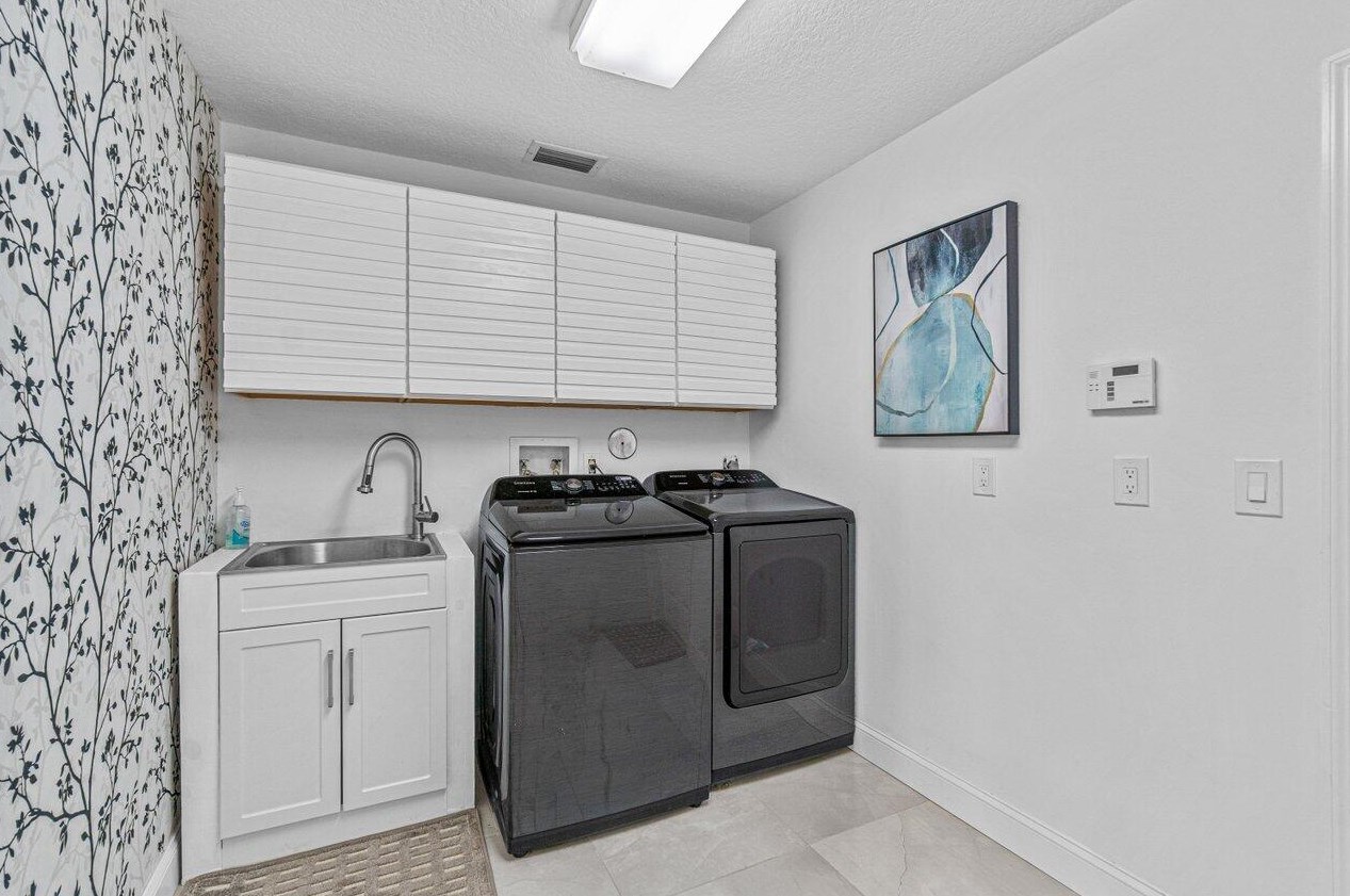 606 Boca Marina Ct, Boca Raton FL  33487-5204 exterior