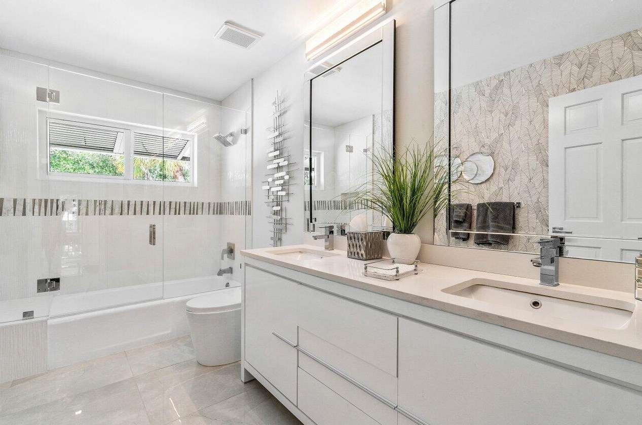 606 Boca Marina Ct, Boca Raton FL  33487-5204 exterior