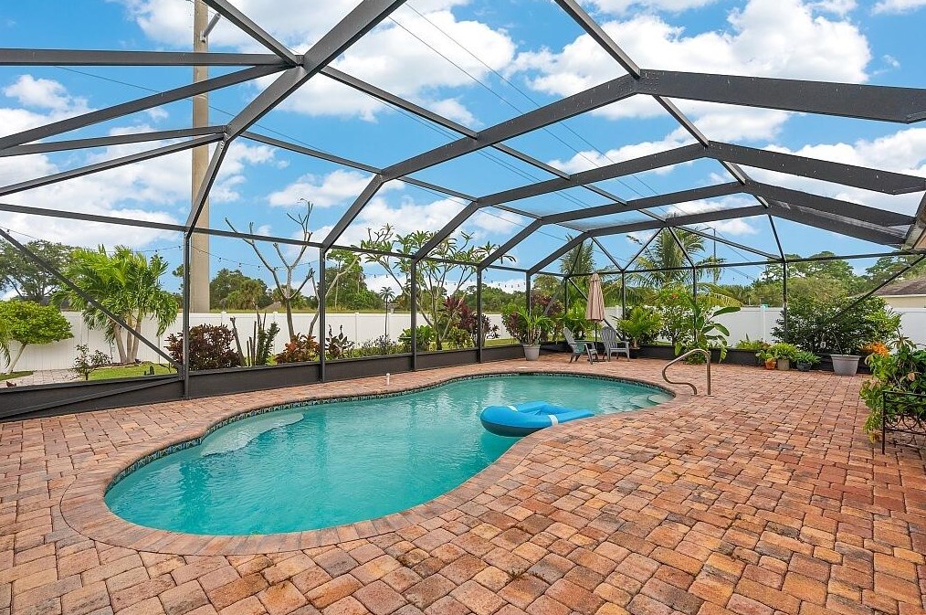 1611 Lexington Sq Sw, Vero Beach, FL 32962