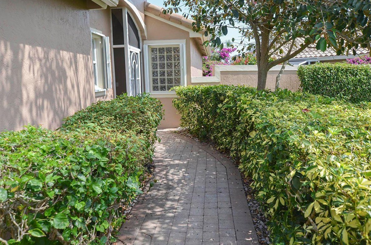 7453 Granville Ave, Boynton Beach, FL 33437