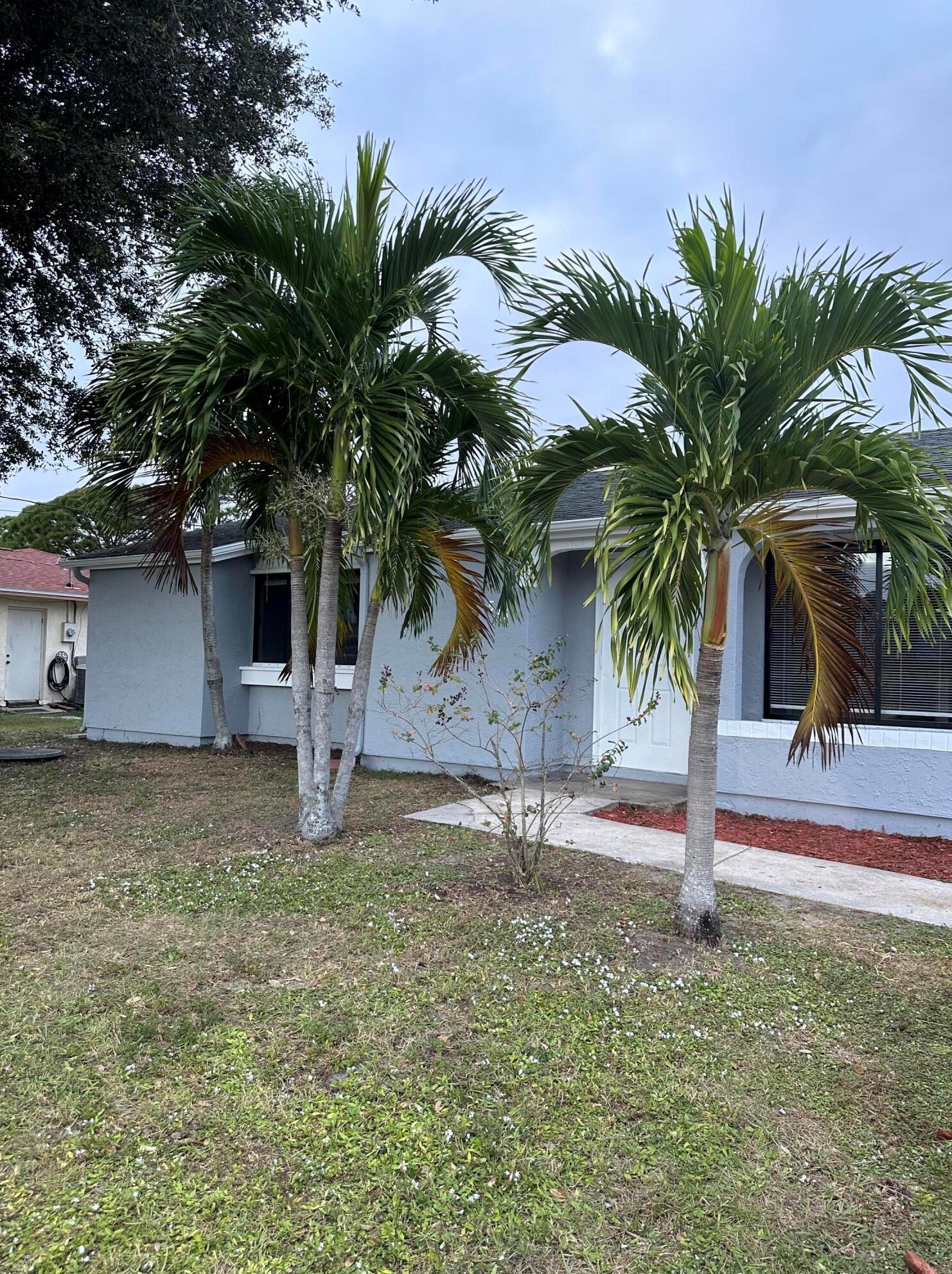 565 Se Thornhill Dr, Fort Pierce, FL 34983