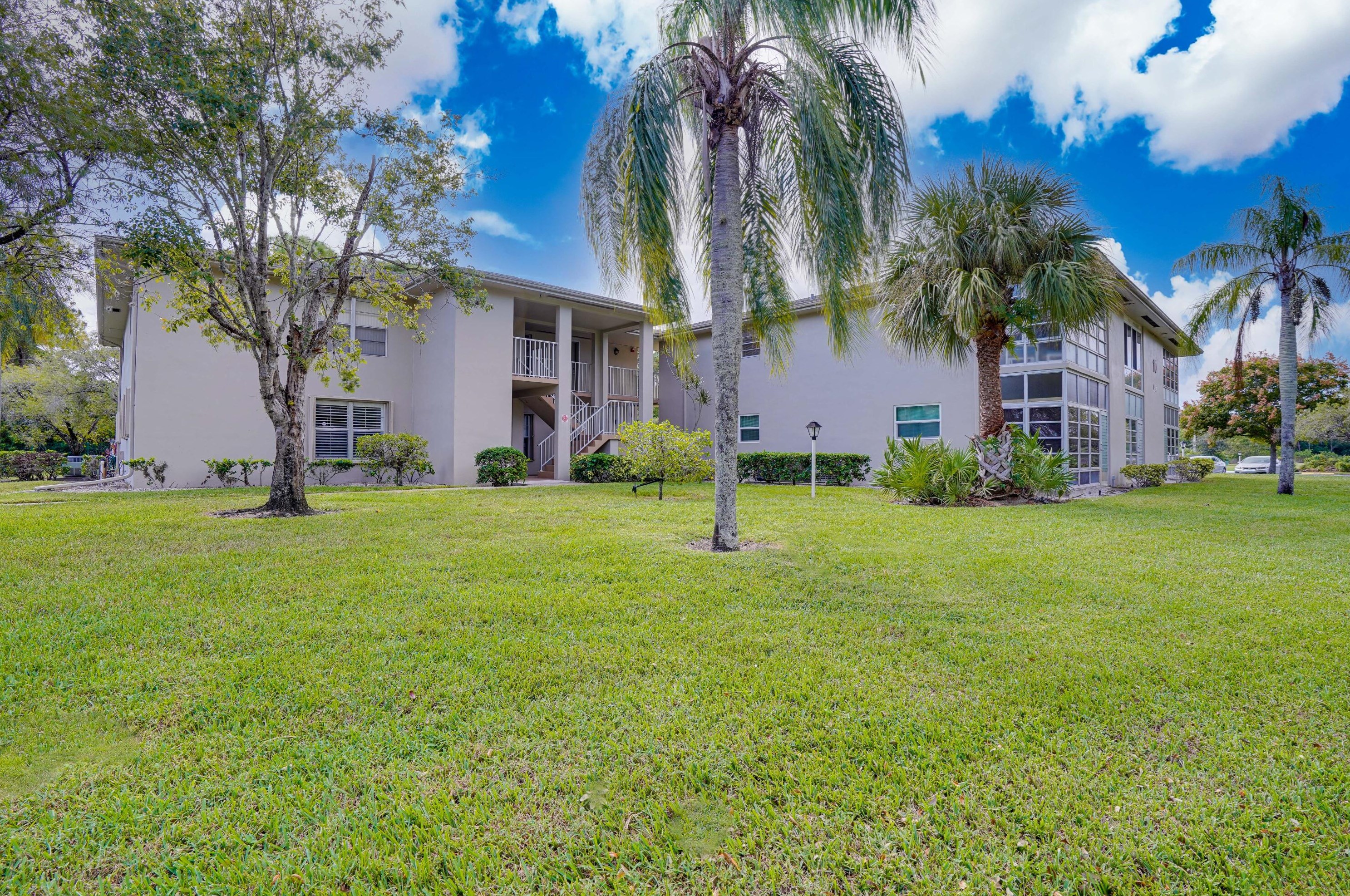 10 Lake Vista Trail #204, Fort Pierce, FL 34952