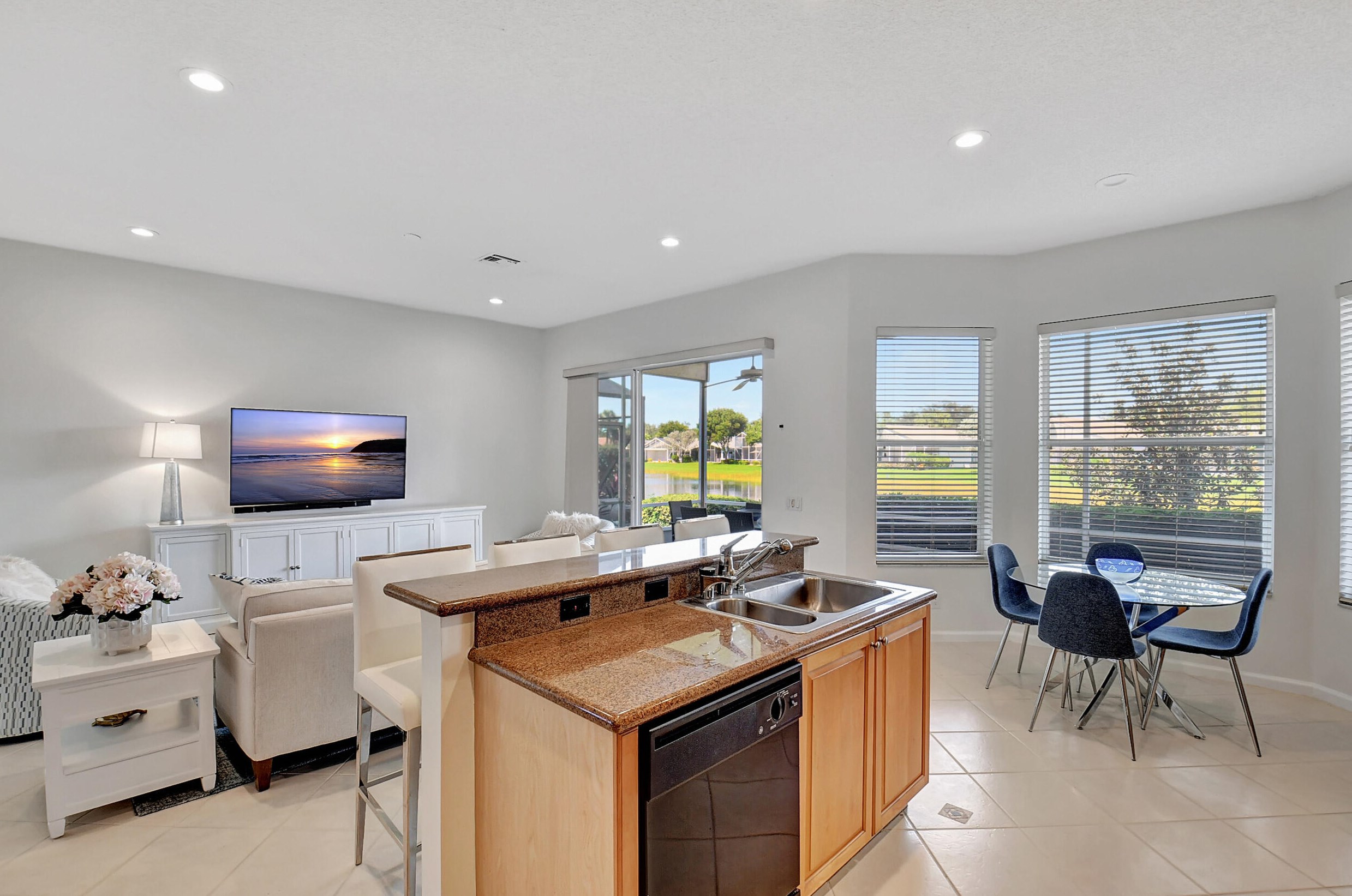 6635 Bali Hai Dr, Boynton Beach FL 33437-7046 exterior