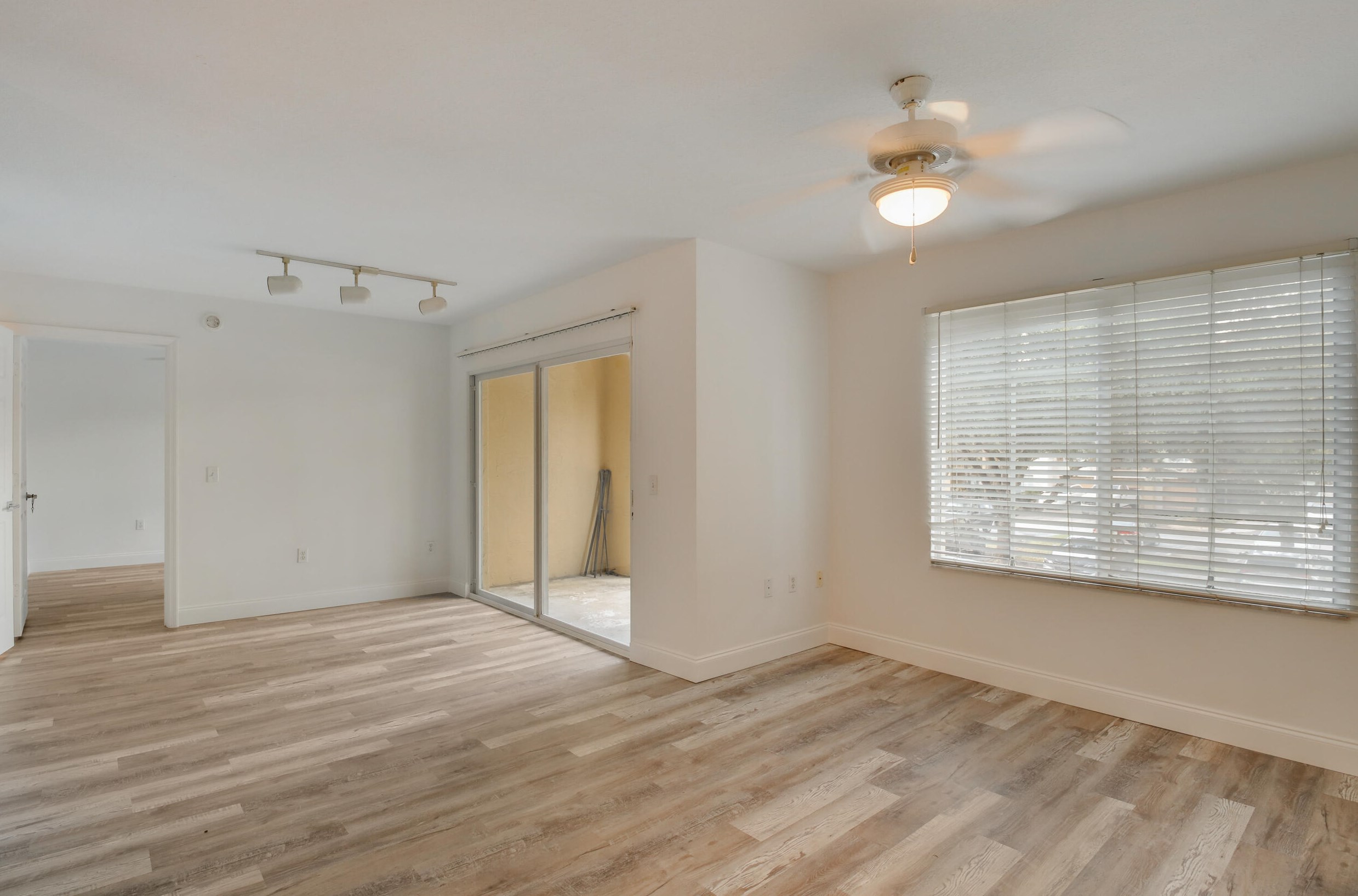 4220 San Marino Blvd #205, West Palm Beach, FL 33409