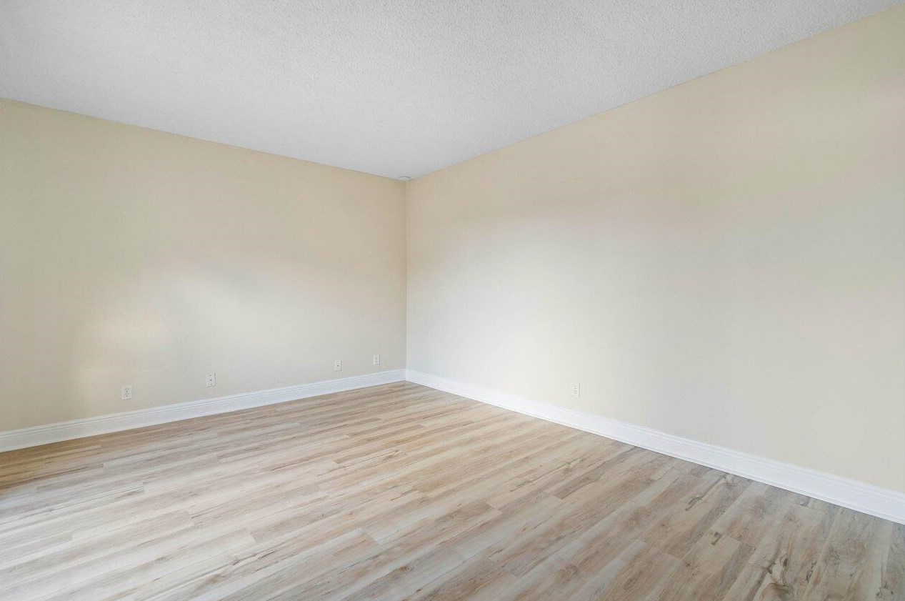 109 Lake Arbor Dr, Lake Worth FL  33461-2103 exterior