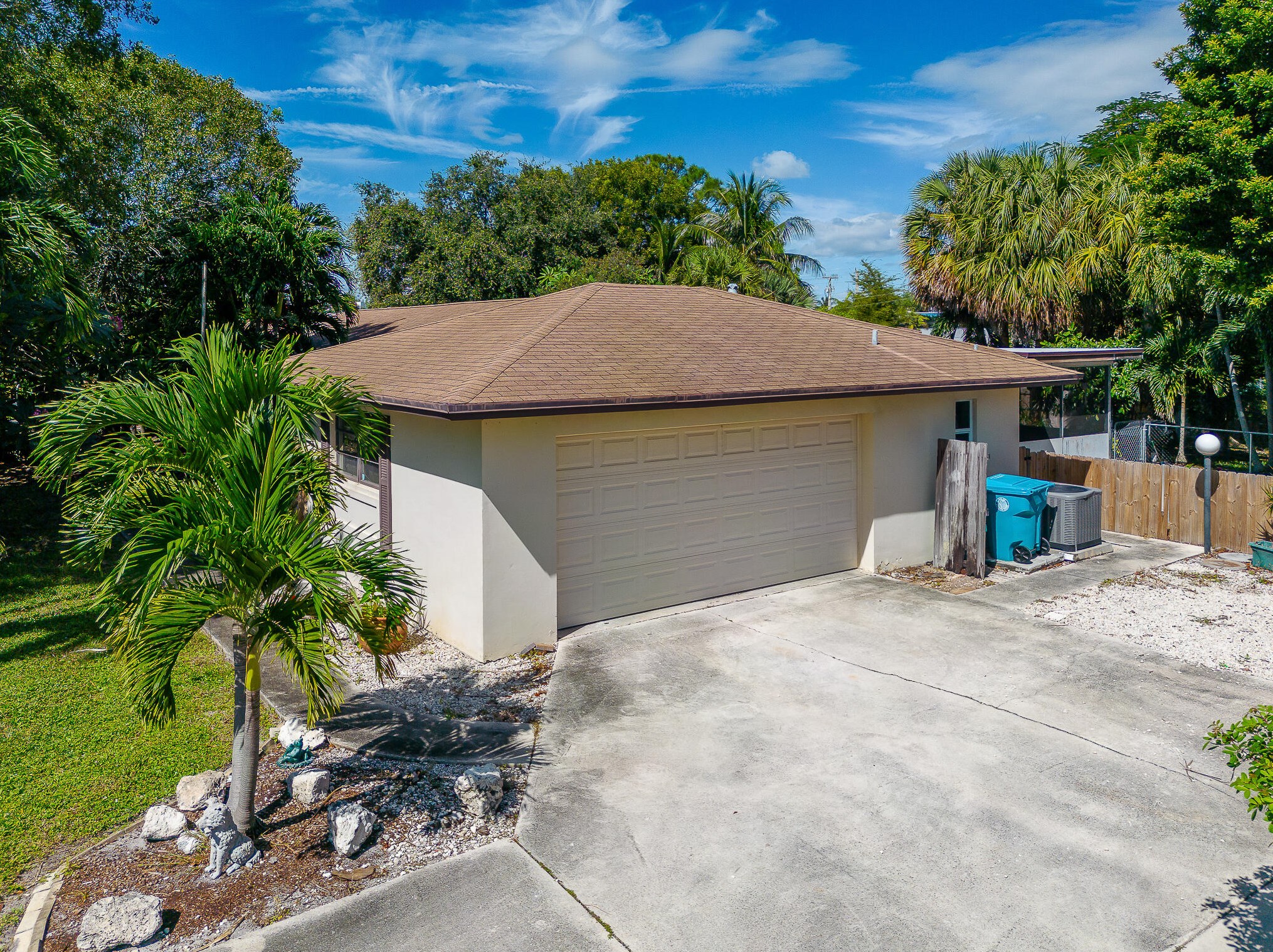 125 26 Ave, Boynton Beach FL 33426-7817 exterior