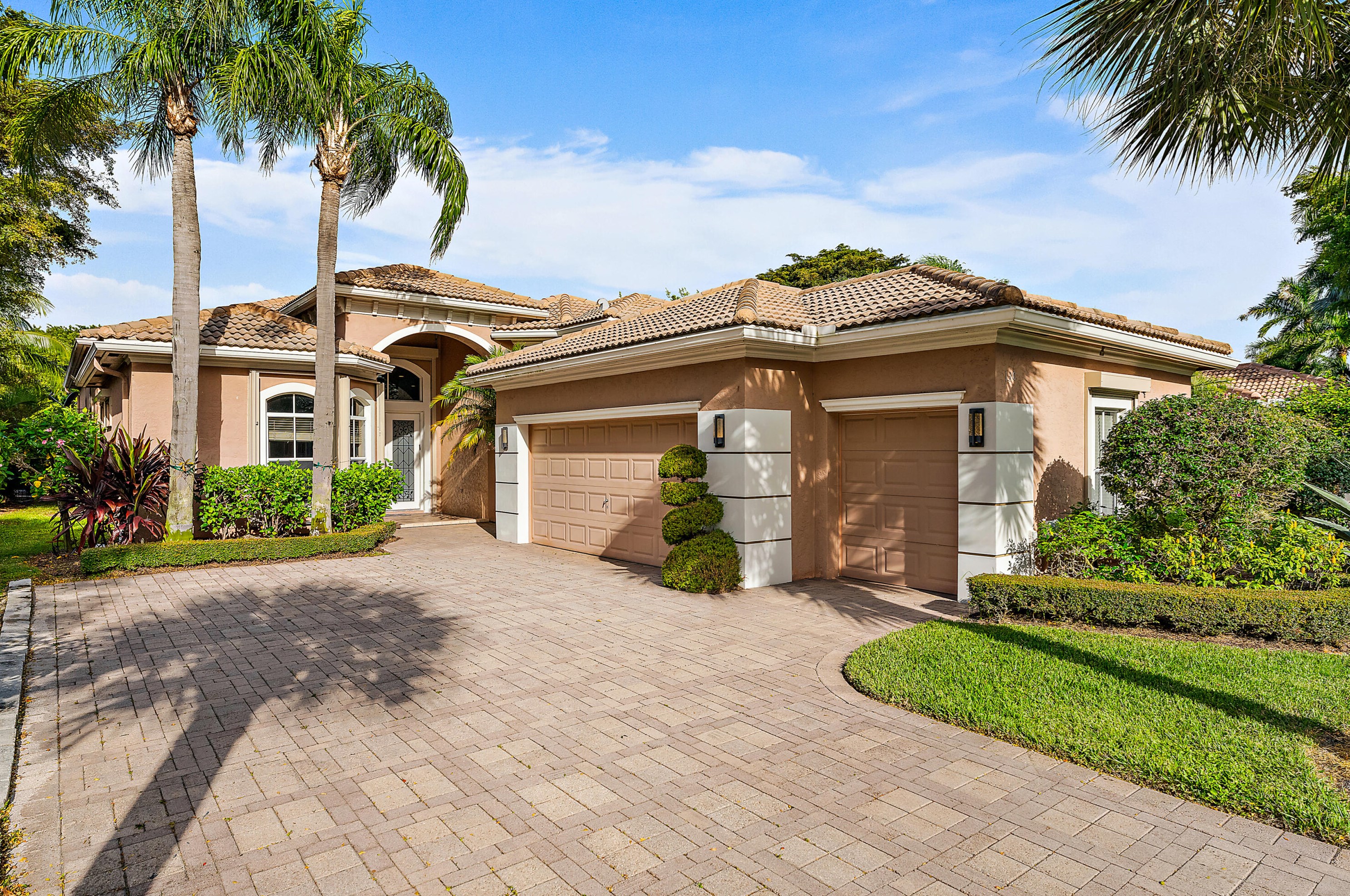 130 Orchid Cay Dr, West Palm Beach, FL 33418