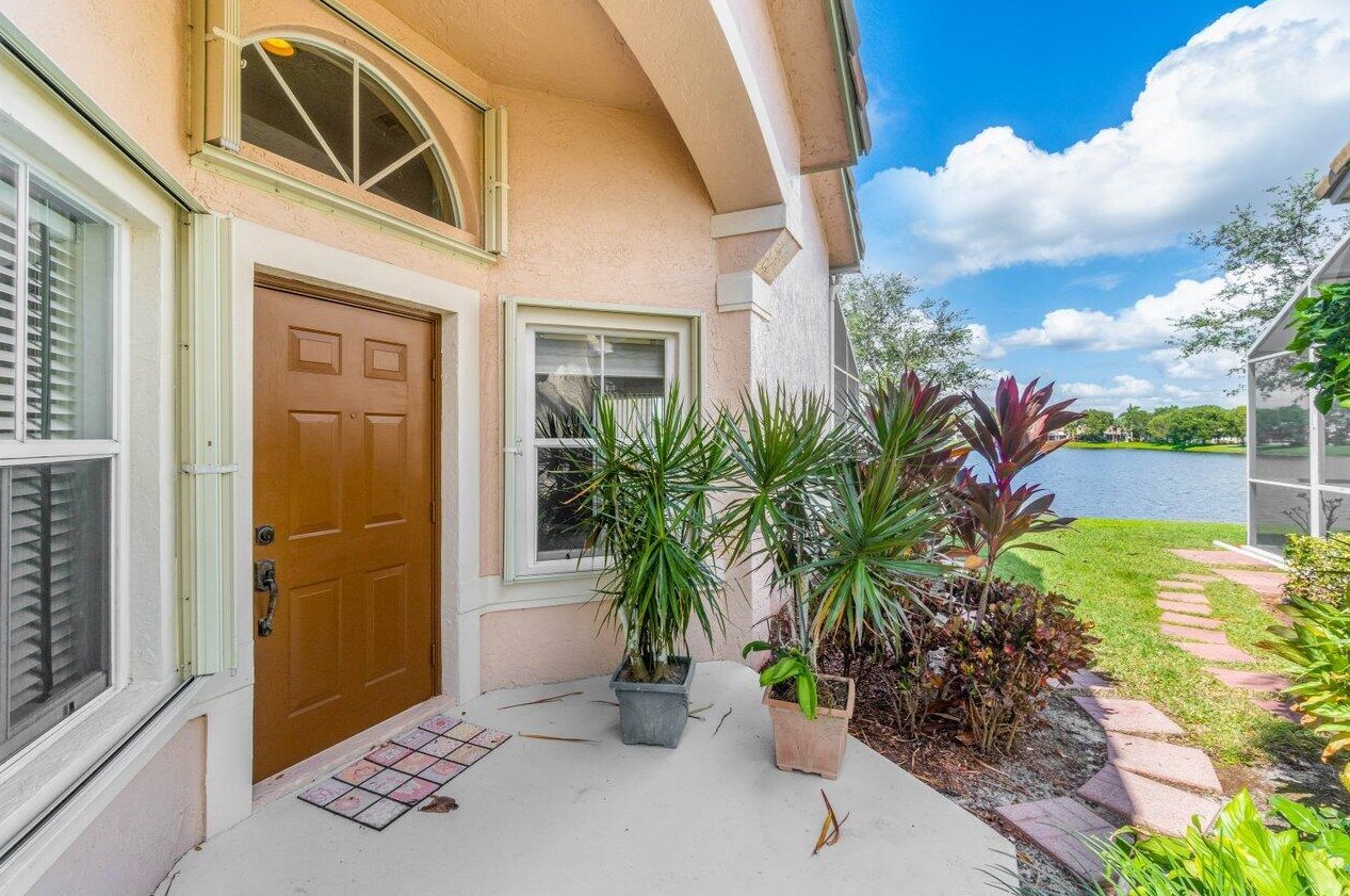 10679 Lake Shore Dr, West Palm Beach, FL 33414