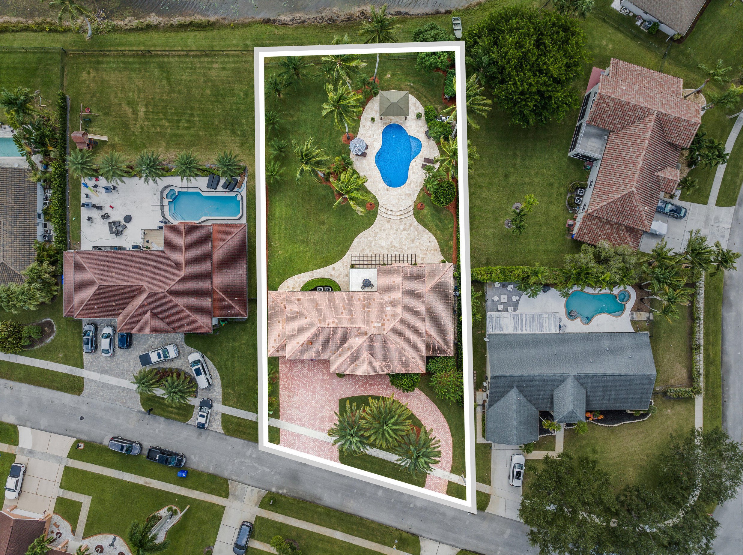 20050 8th St, Hollywood, FL 33029-3327