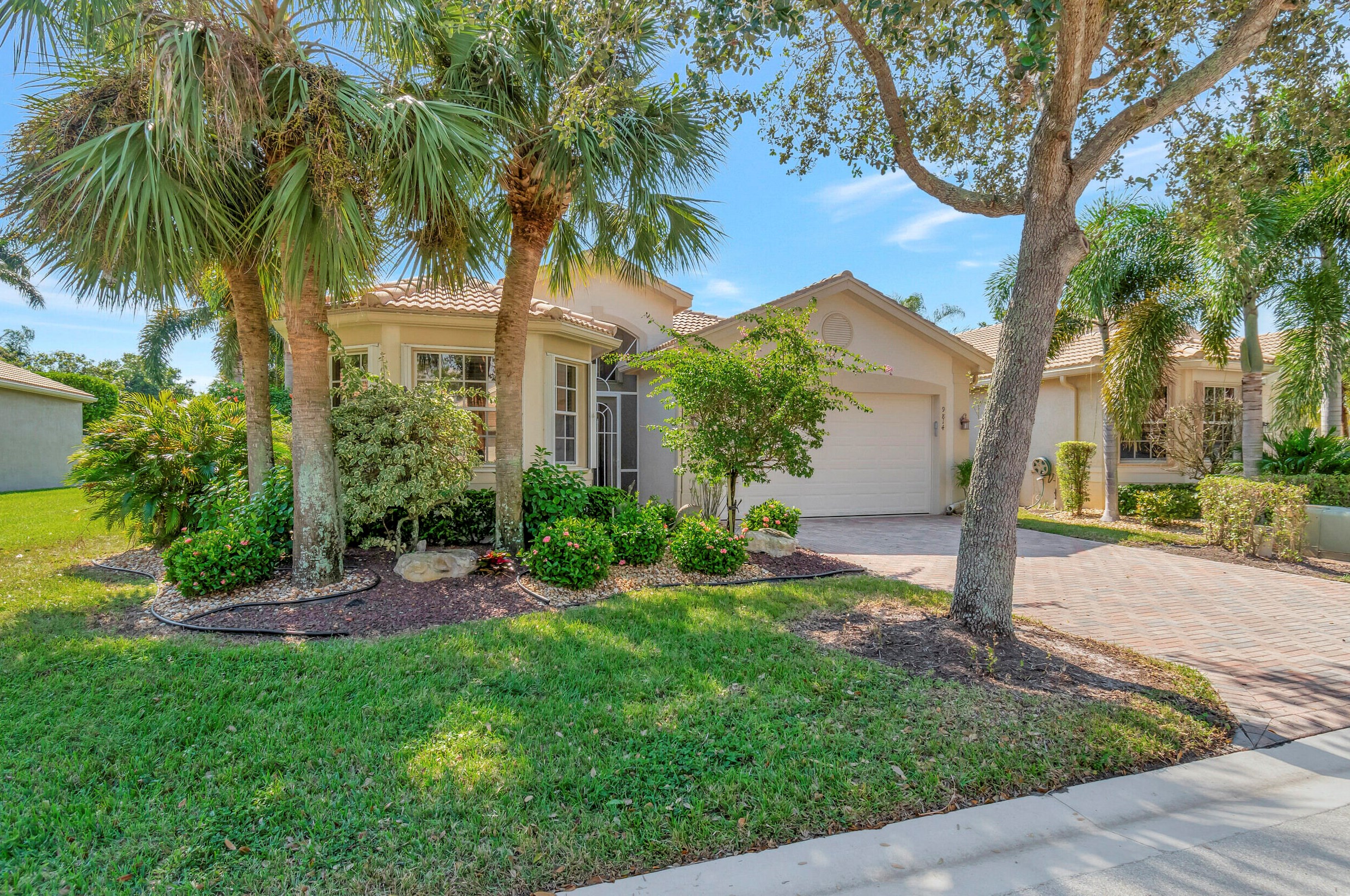 9814 Casa Mar Dr, Lake Worth, FL 33467-7082