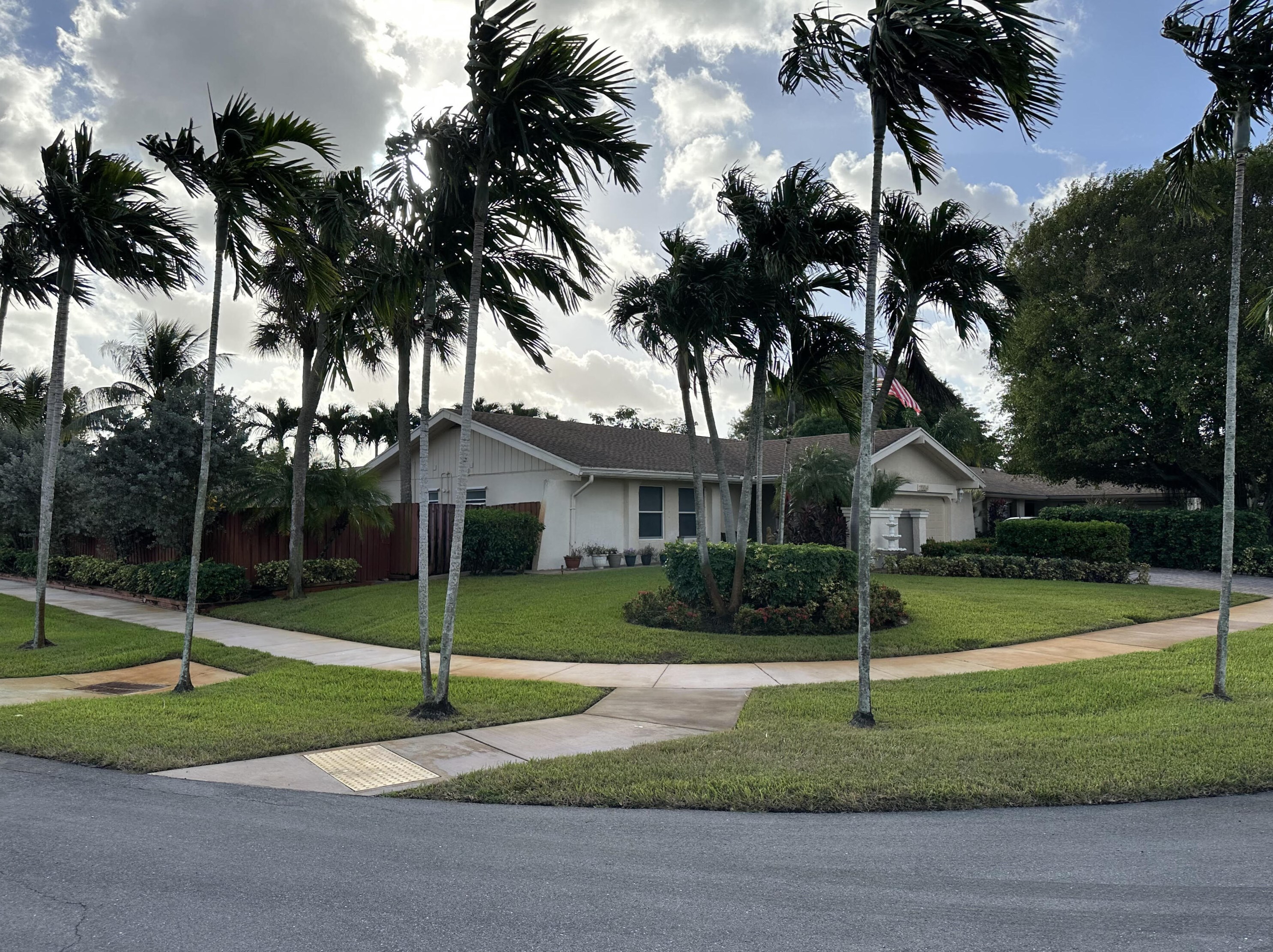 17564 Weeping Willow Trl, Boca Raton, FL 33487-2222