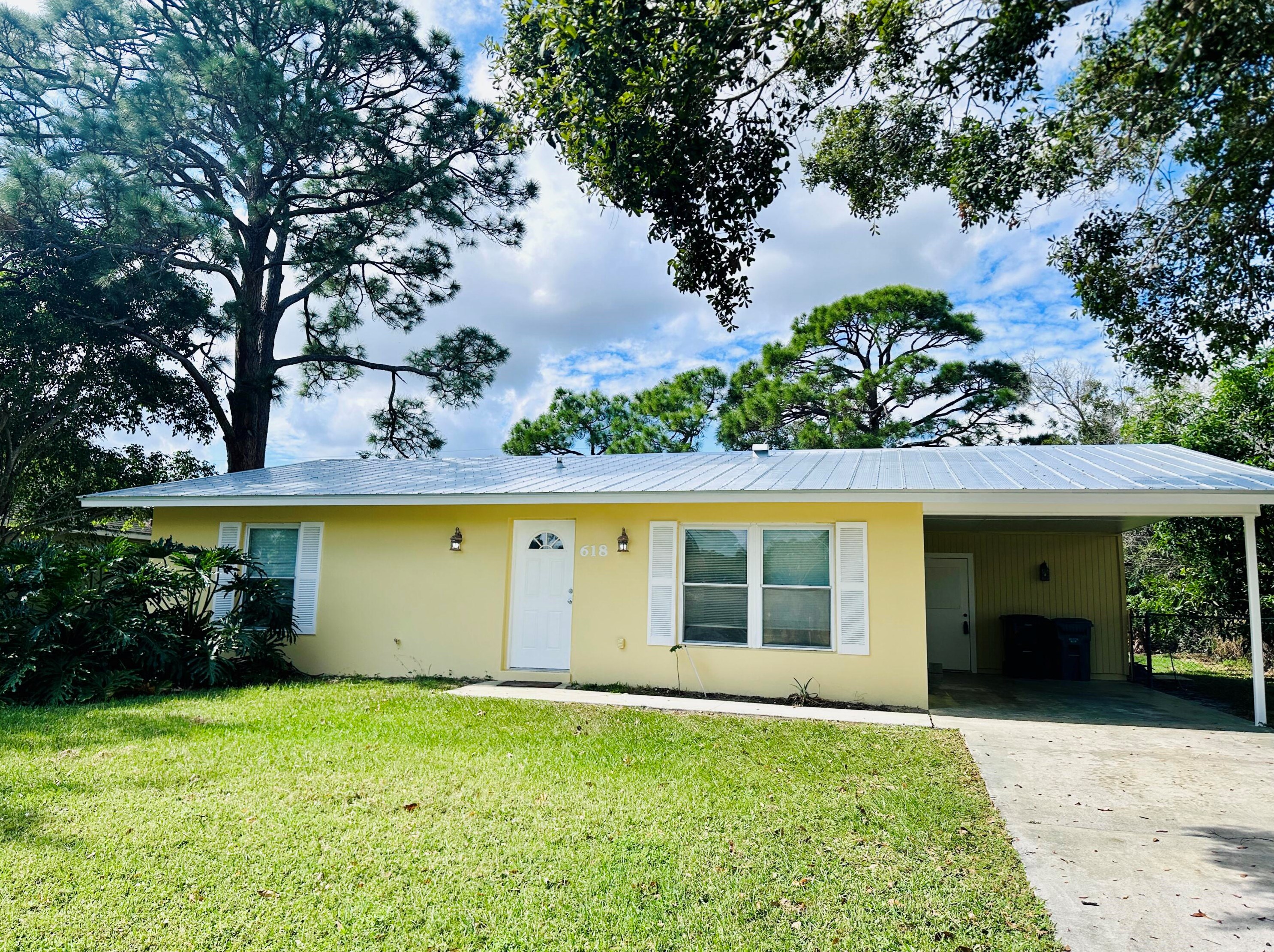 618 Sw Curry St, Fort Pierce, FL 34983