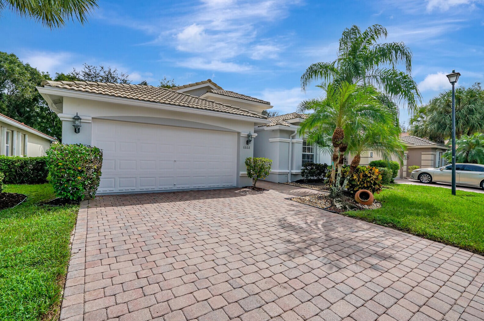 6668 Rienzo St, Lake Worth, FL 33467-7038