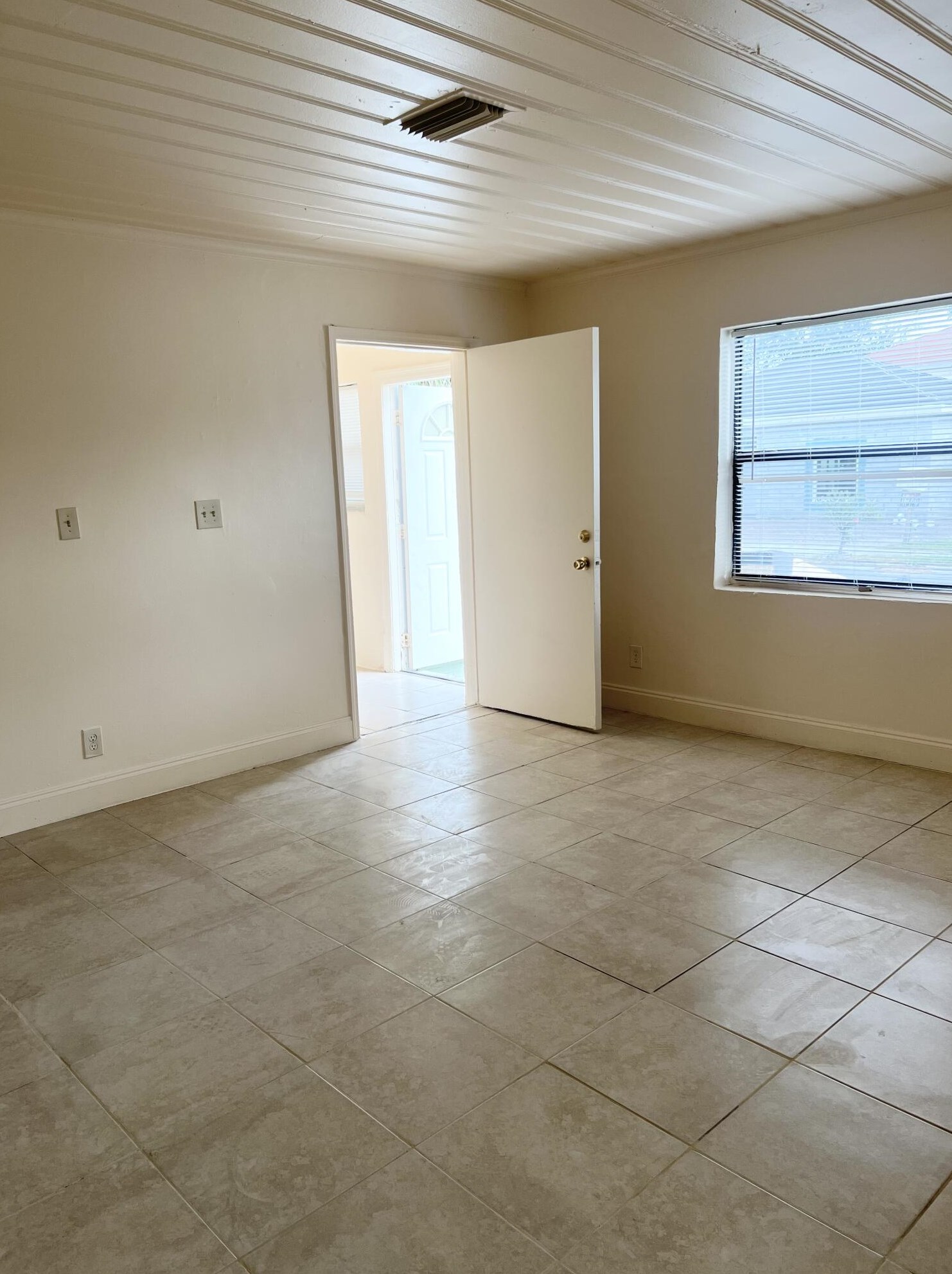 1041 21st St #1, West Palm Beach, FL 33407