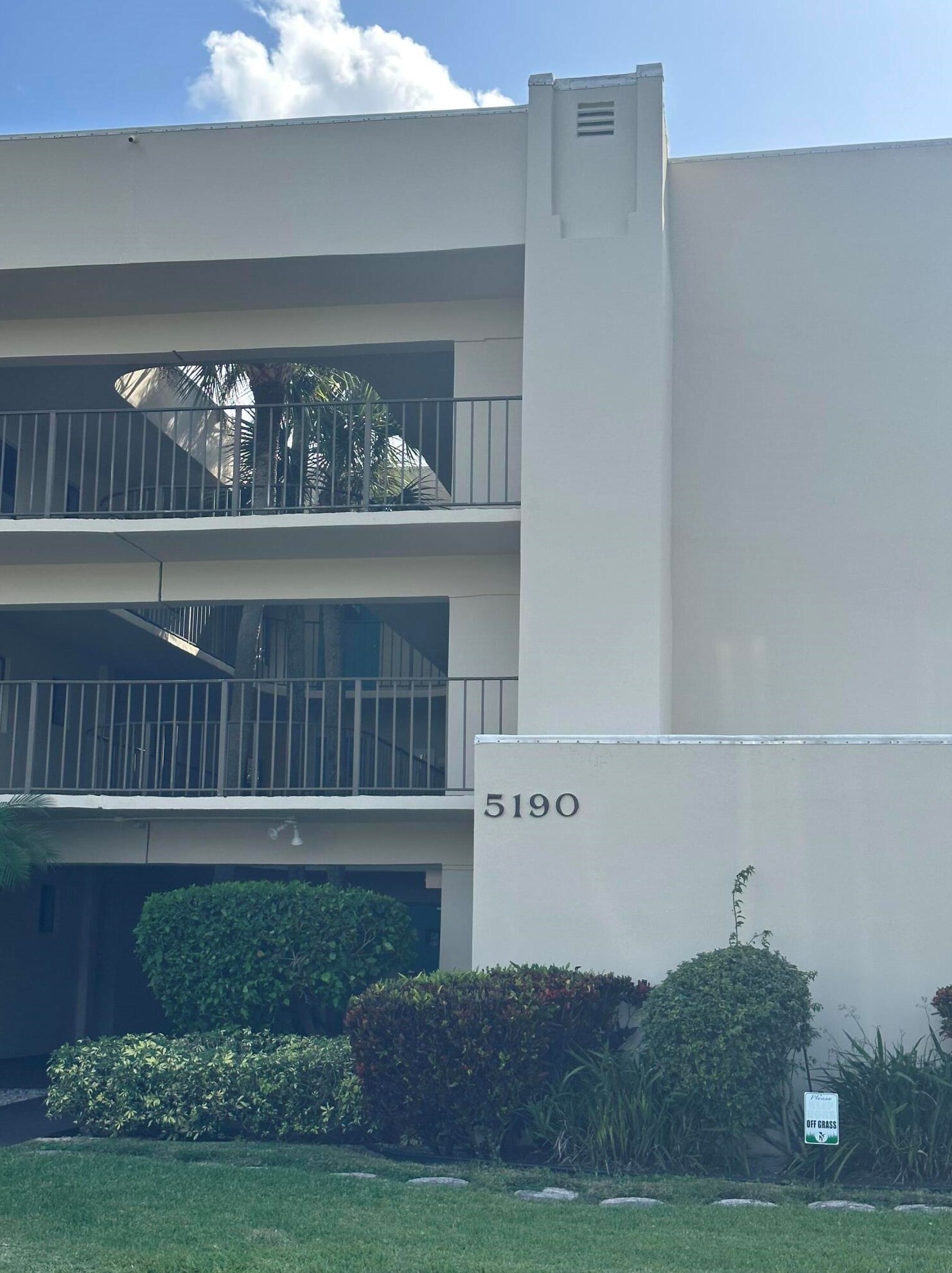 5190 Las Verdes Cir #105, Delray Beach, FL 33484