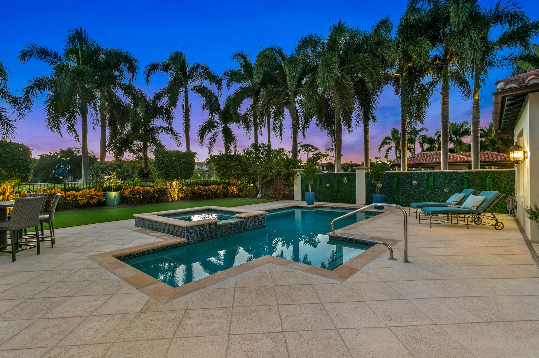 414 Red Hawk Dr, Jupiter FL  33477-4204 exterior