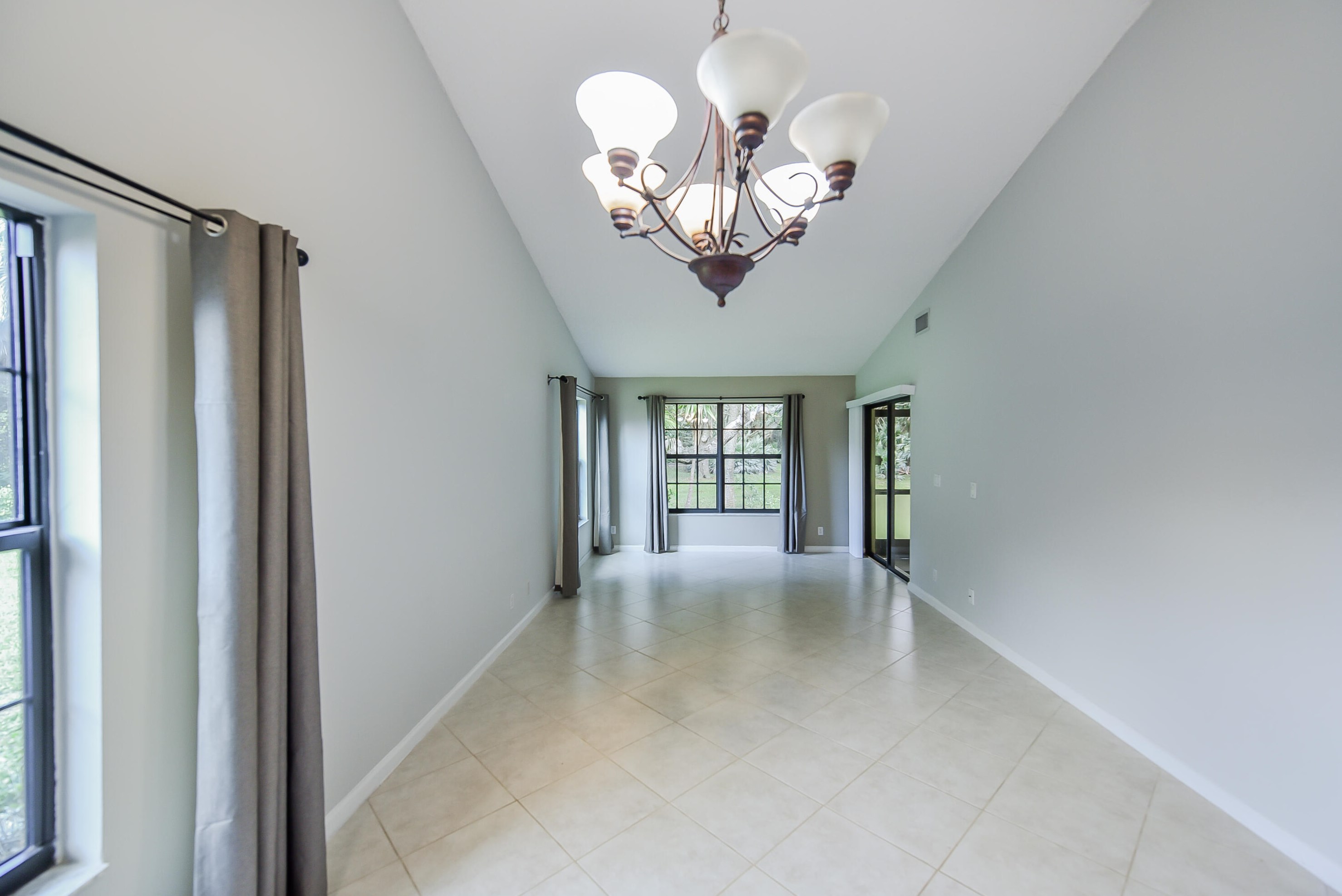 425 Ashwood Pl, Boca Raton, FL 33431
