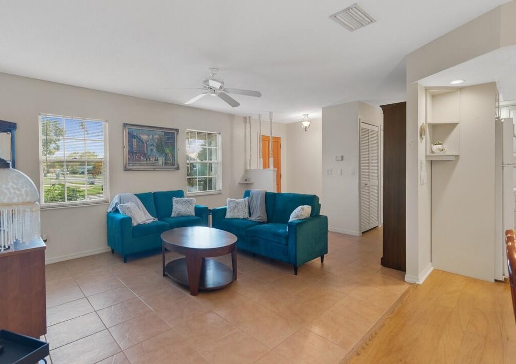 2390 6th St, Vero Beach, FL 32962