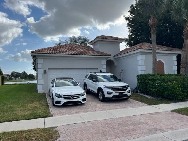 5684 Via De La Plata Cir, Delray Beach, FL 33484