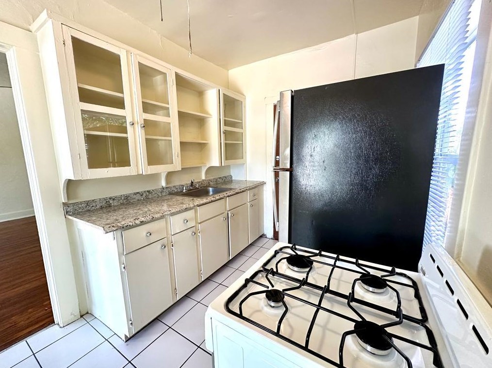 2010 Broward Ave Apt 6, West Palm Beach, FL 33407