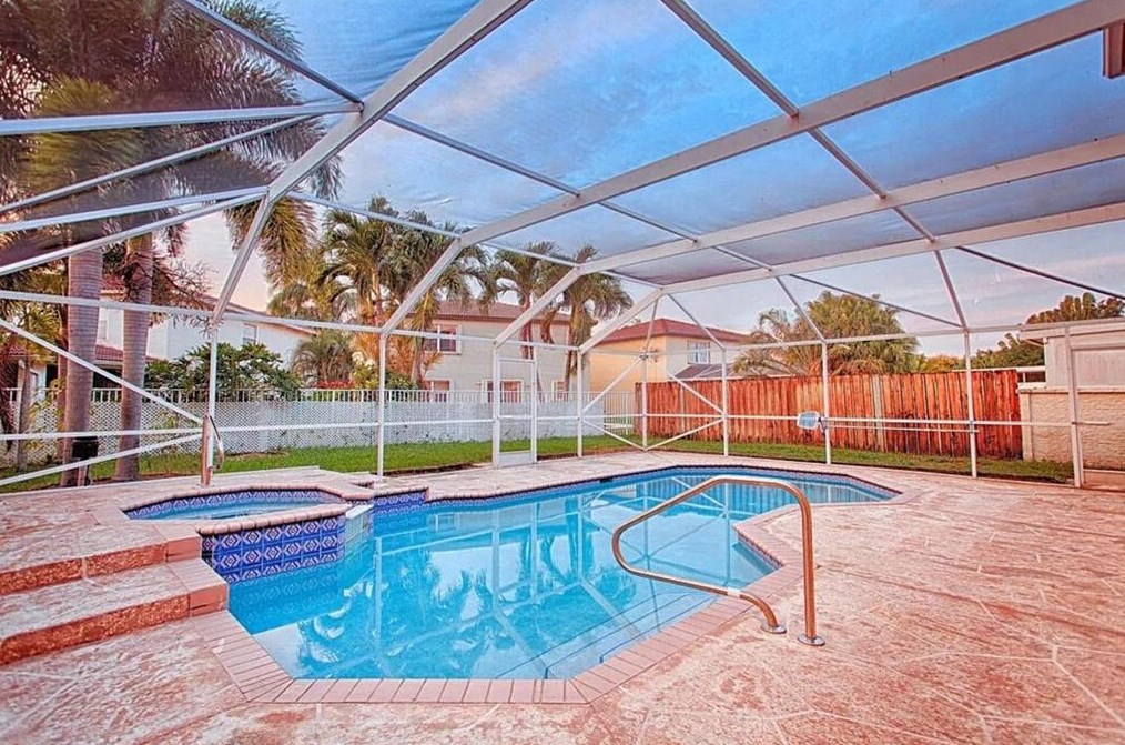 6695 Spg Gdn Run, Lake Worth FL  33463-7431 exterior
