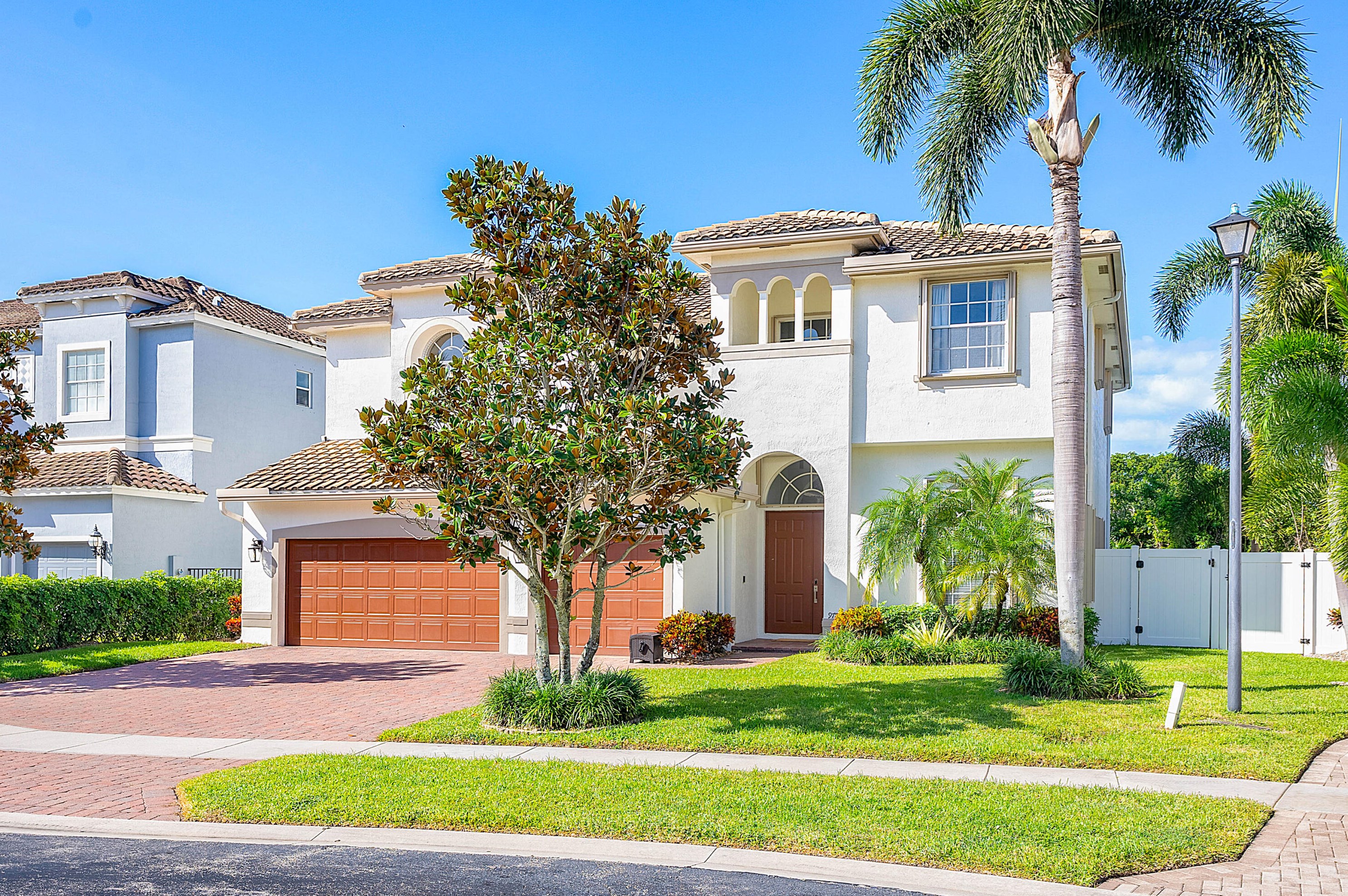 9785 Coronado Lake Dr, Boynton Beach, FL 33437