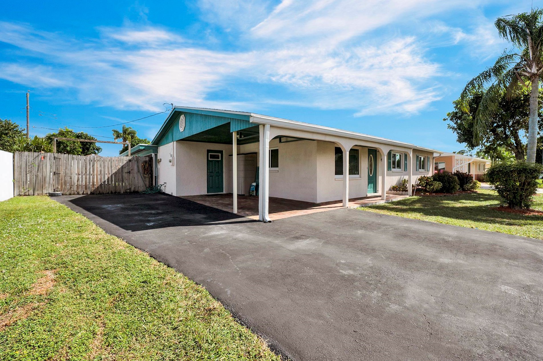 432 Inglewood Dr, Lake Worth, FL 33461
