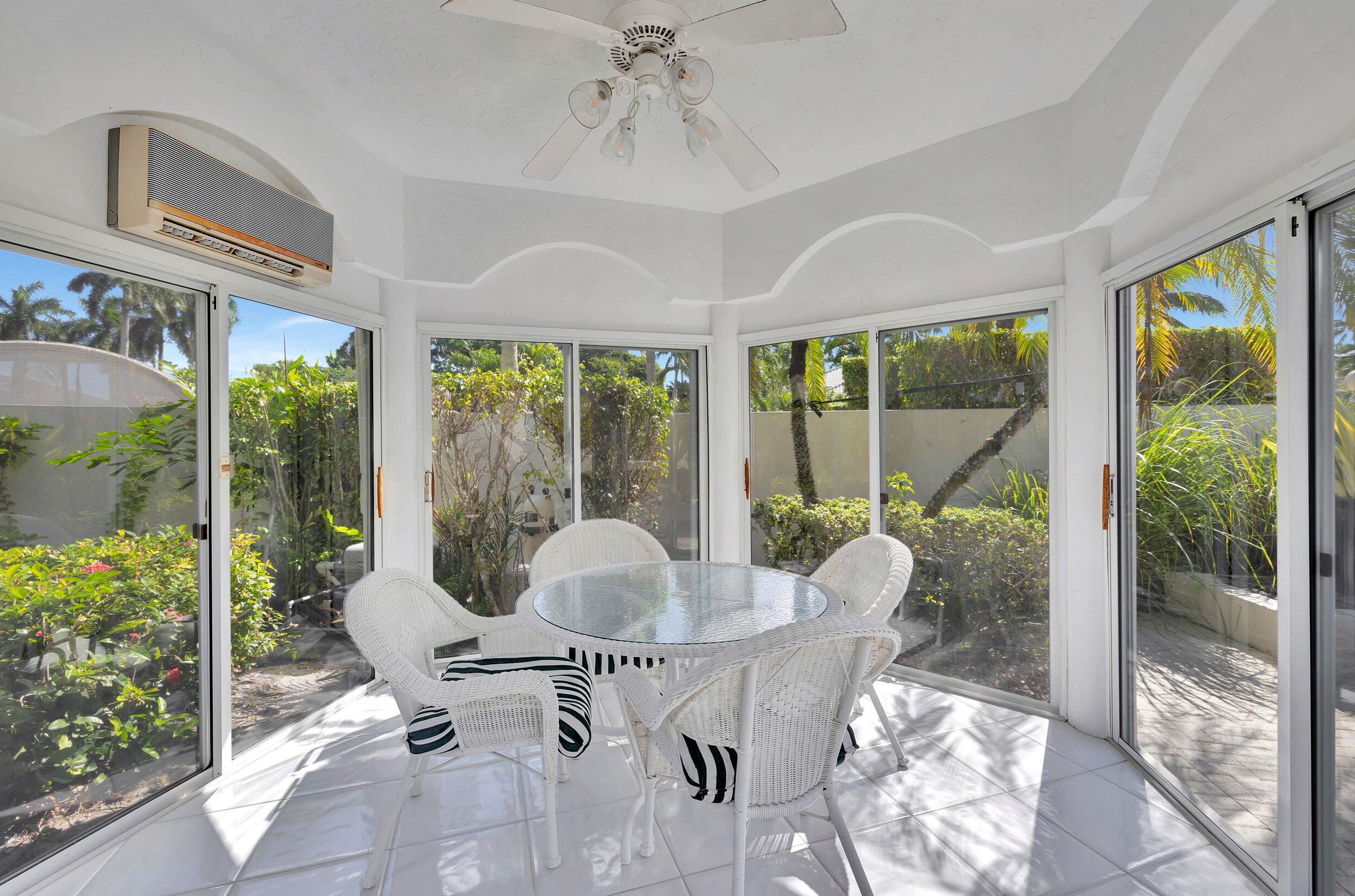 2401 61 Diagonal, Boca Raton FL 33496-3643 exterior