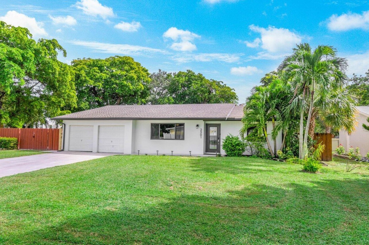 2501 Jaeger Dr, Delray Beach, FL 33444
