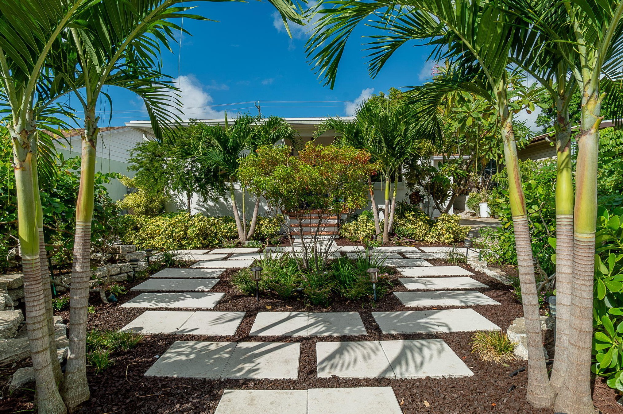 817 N B St, Lake Worth, FL 33460