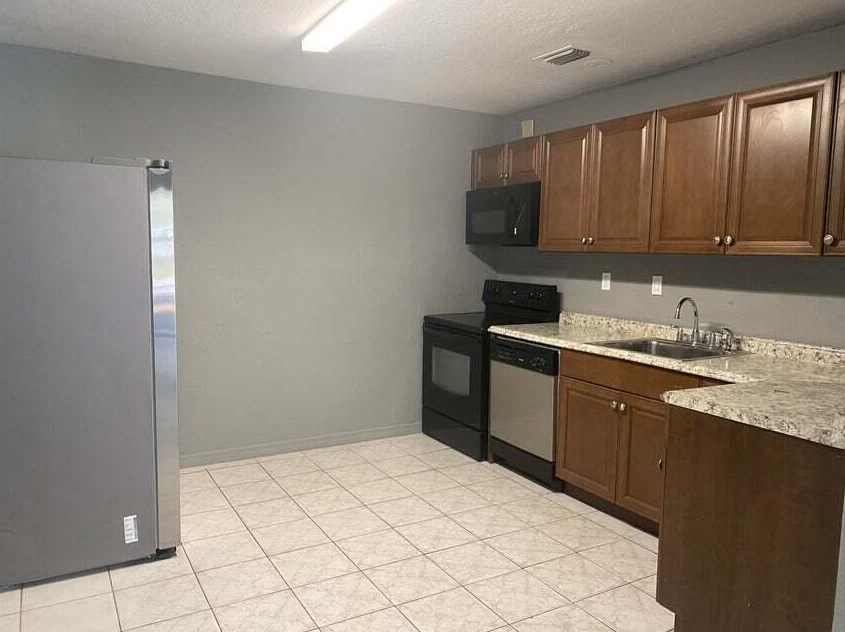 1210 S D St, Lake Worth, FL 33460