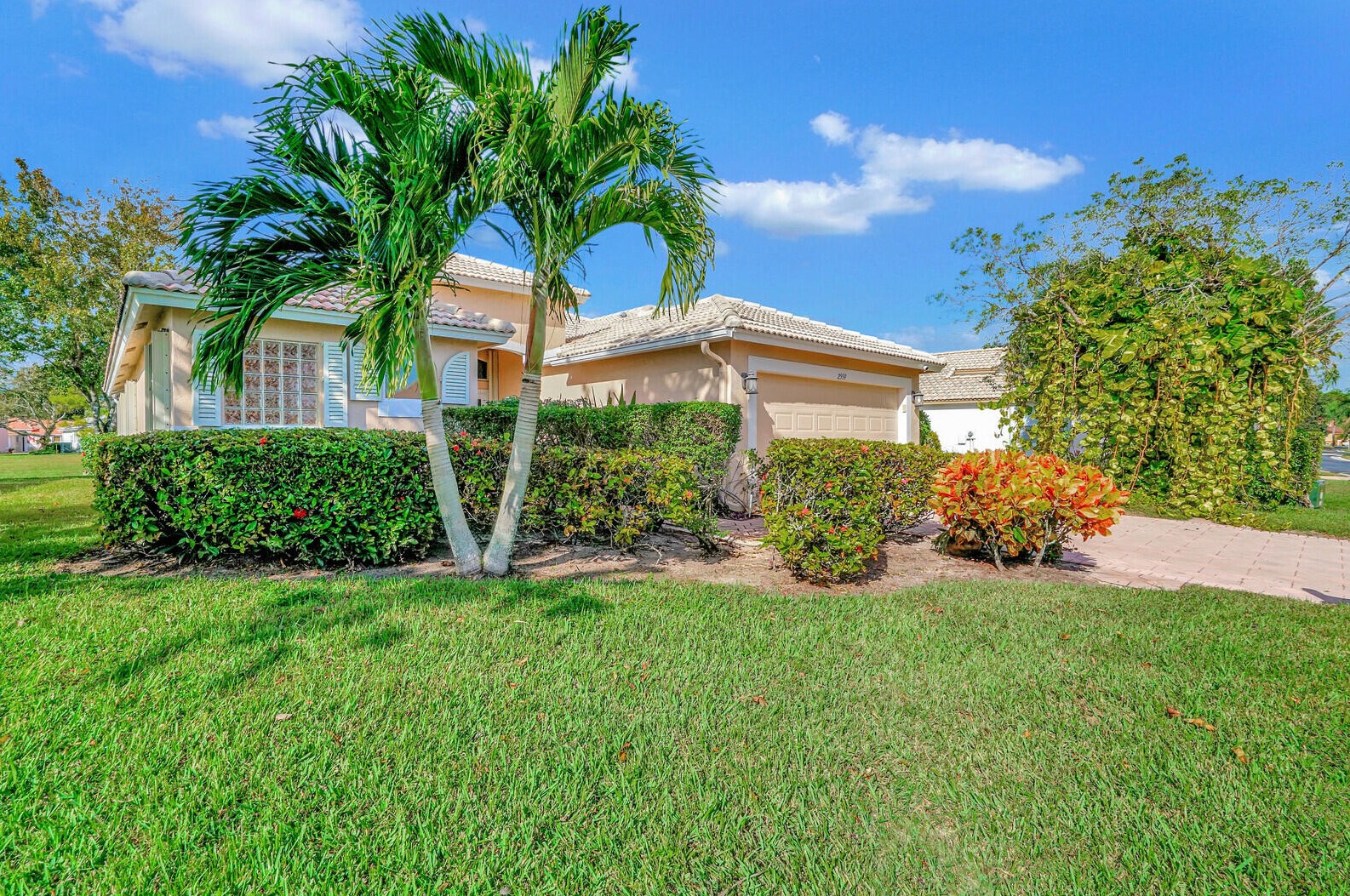 2559 Egret Lake Dr, West Palm Beach, FL 33413