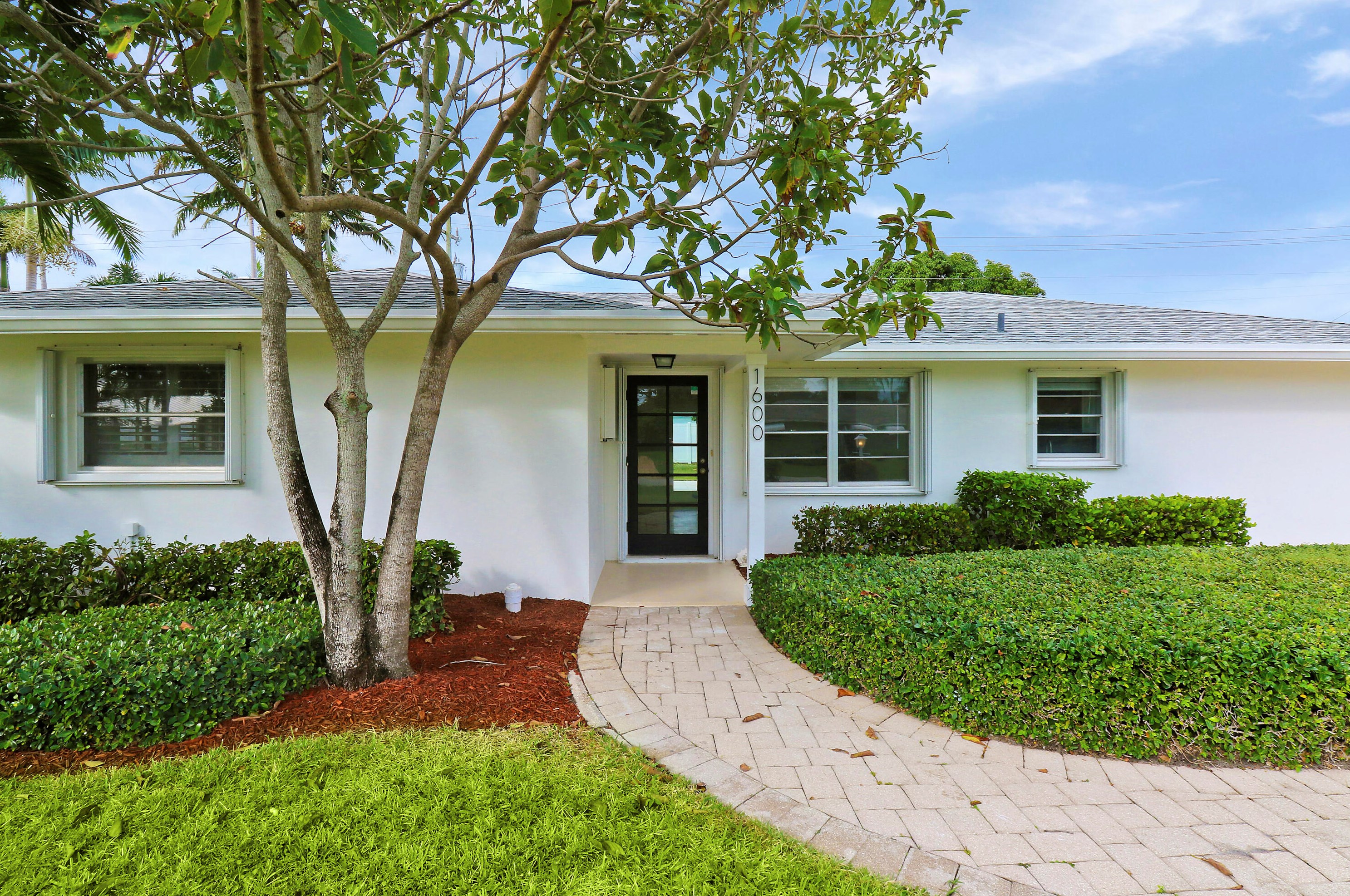 1600 Venus Ave, Jupiter, FL 33469