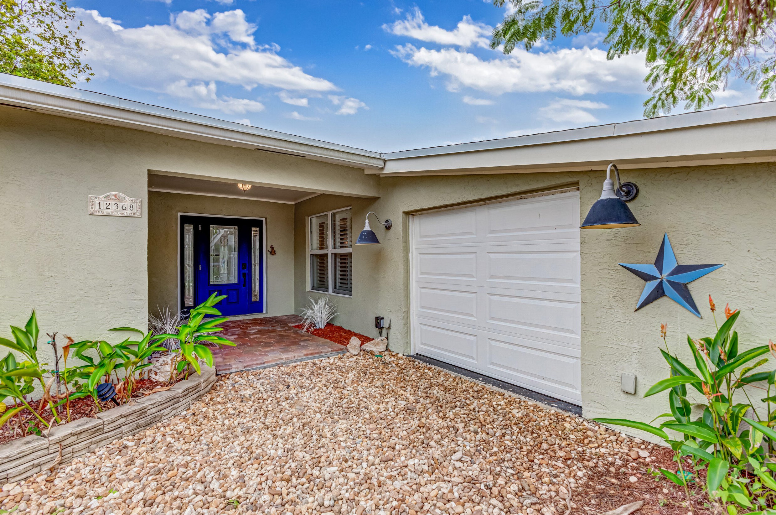 12368 Hillman Dr, West Palm Beach, FL 33410