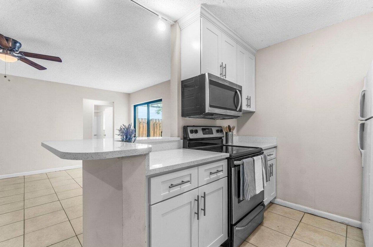16 Crossings Cir #d, Boynton Beach, FL