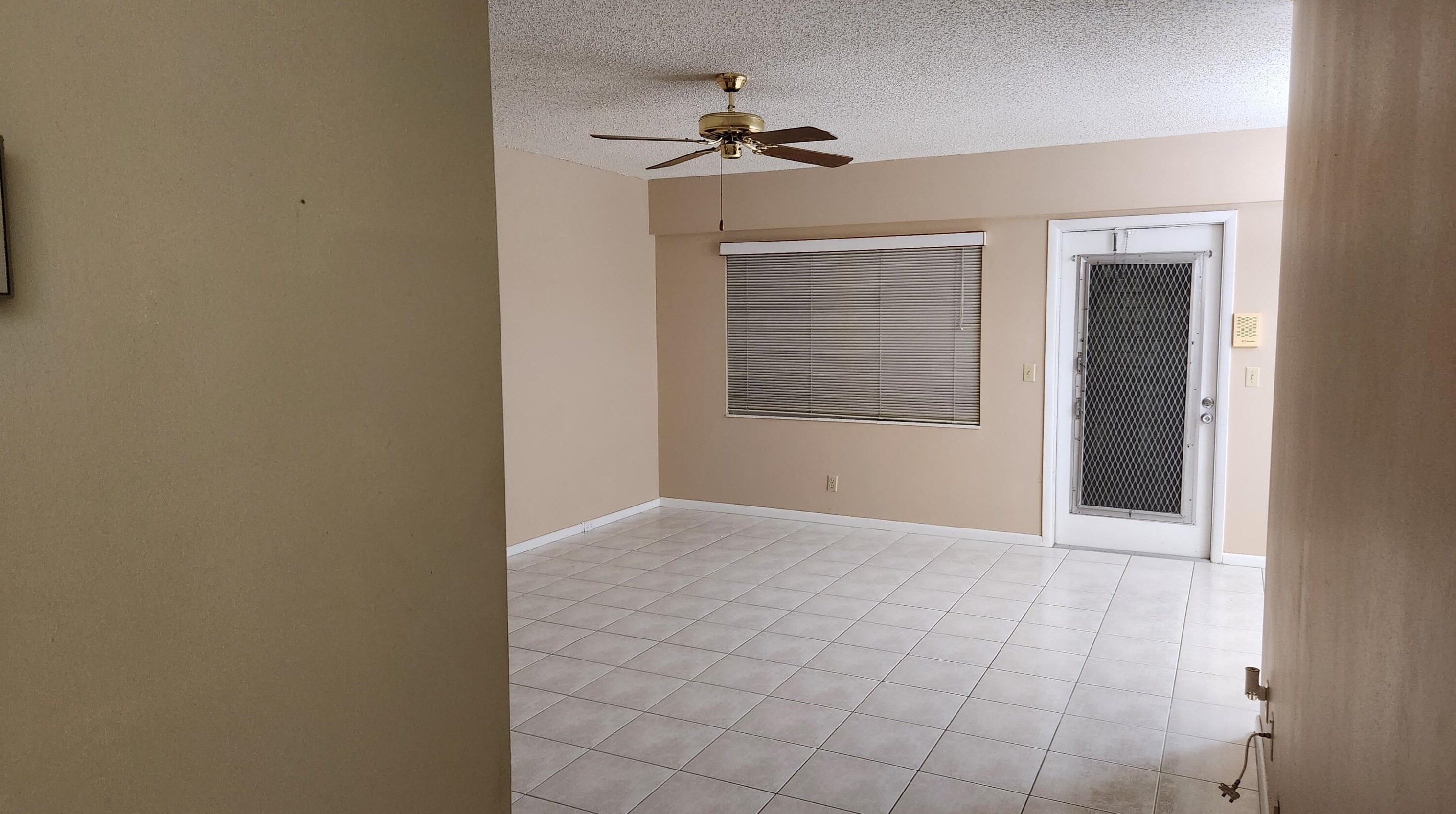 251 Fanshaw F, Boca Raton FL  33434-6127 exterior