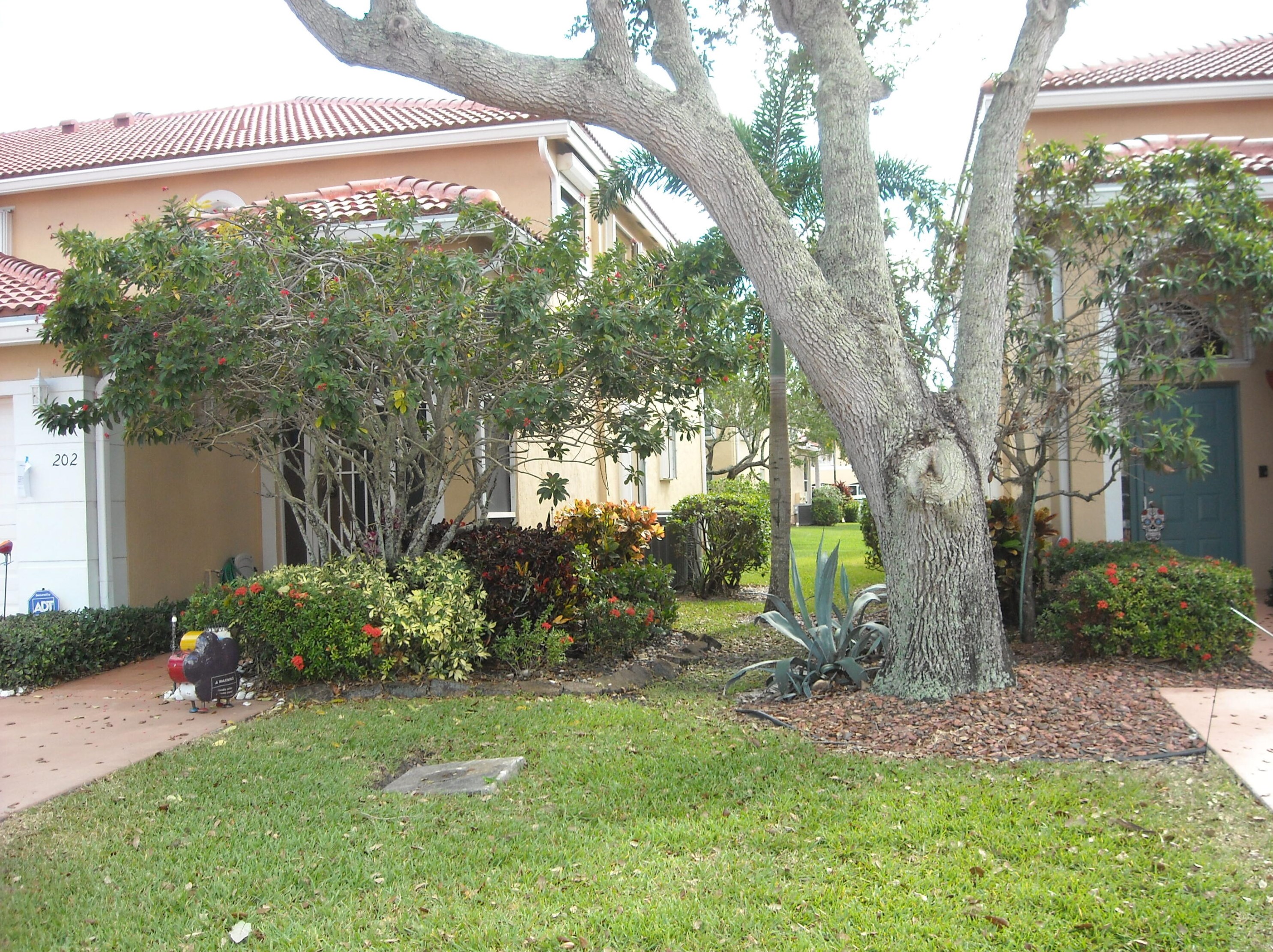 12451 Crystal Pointe Dr, Boynton Beach FL 33437-5673 exterior