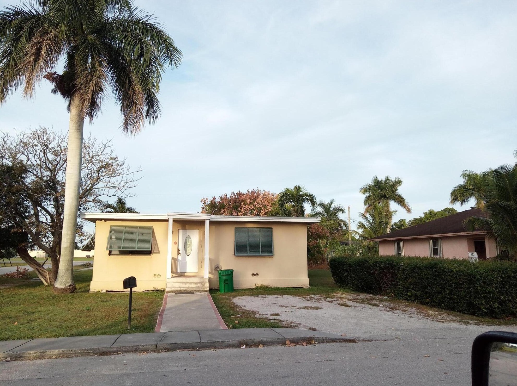 397 Cypress Ave, Pahokee, FL 33476