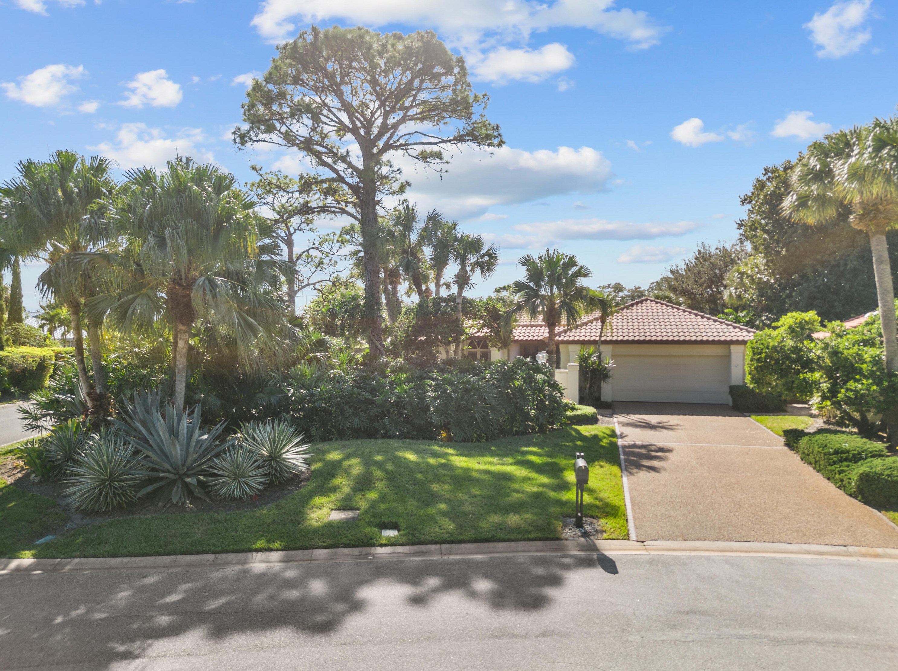 6414 Ironwood Cir, Stuart, FL 34997-8744