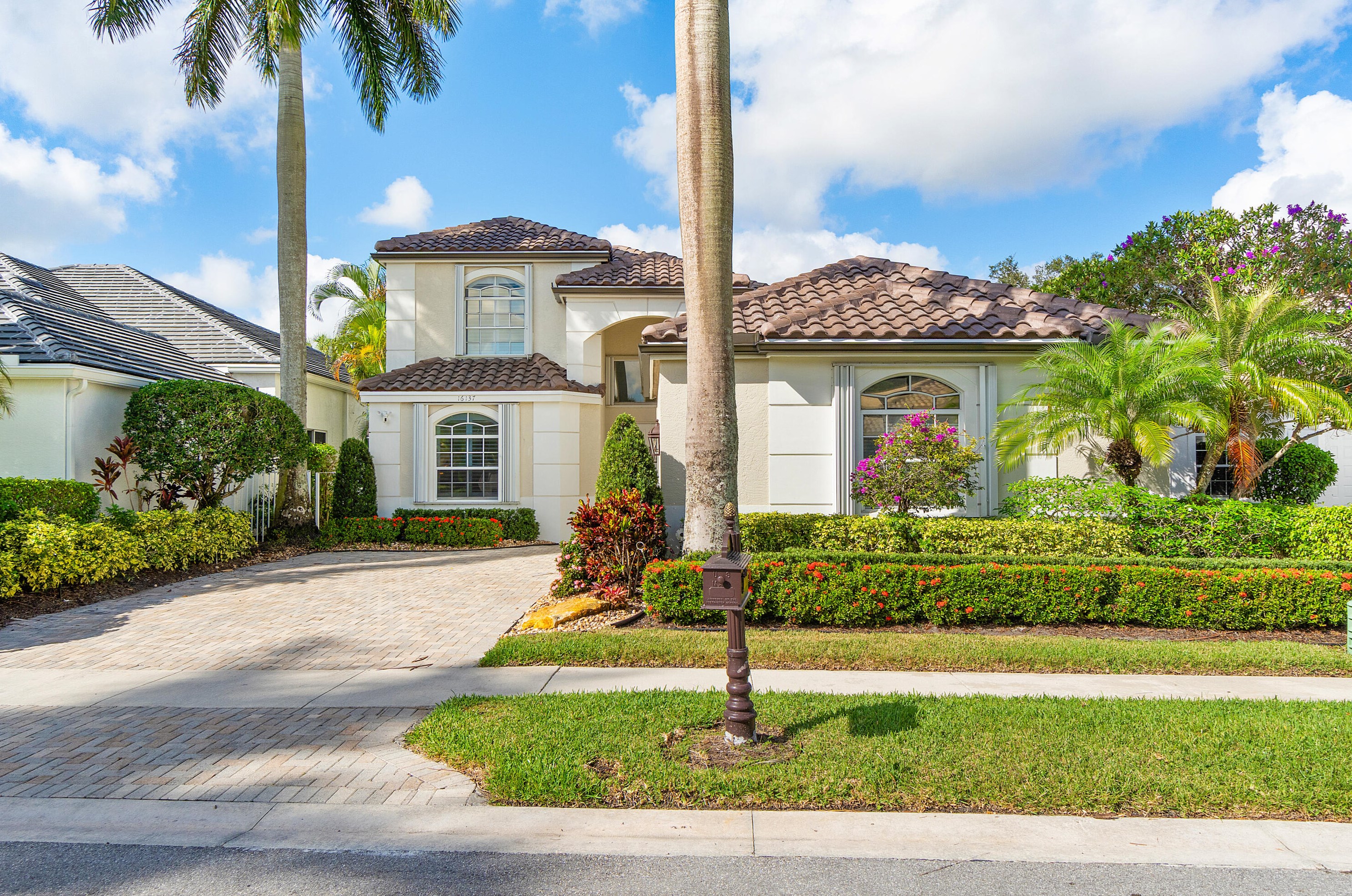 16137 Villa Vizcaya Pl, Delray Beach, FL 33446