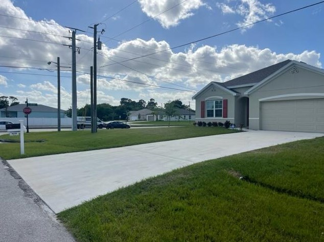 4598 Sw Tabor St, Fort Pierce, FL 34953