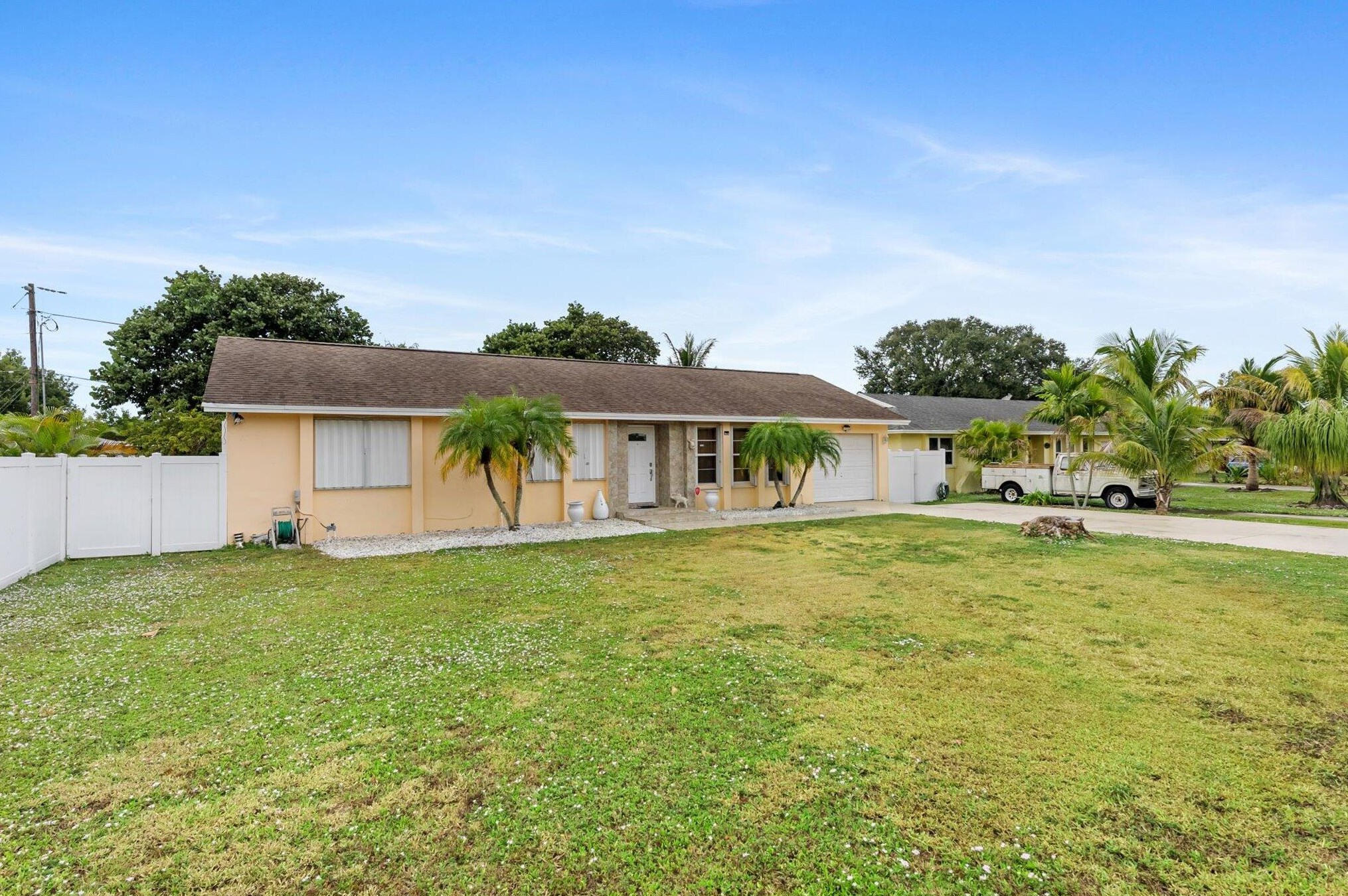 6915 Osborne Dr, Lake Worth, FL 33462-3855