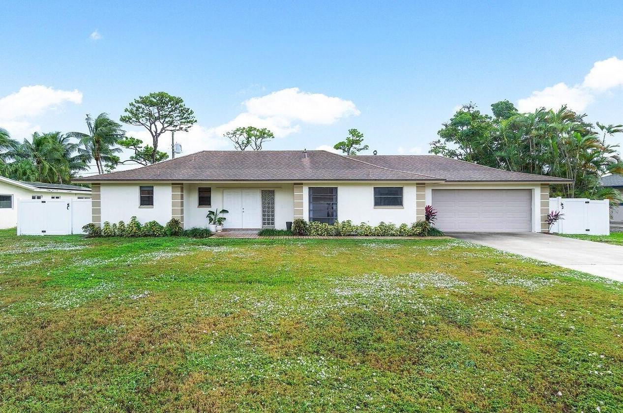 2450 Sun Up Ln, Lake Worth, FL 33462-2542