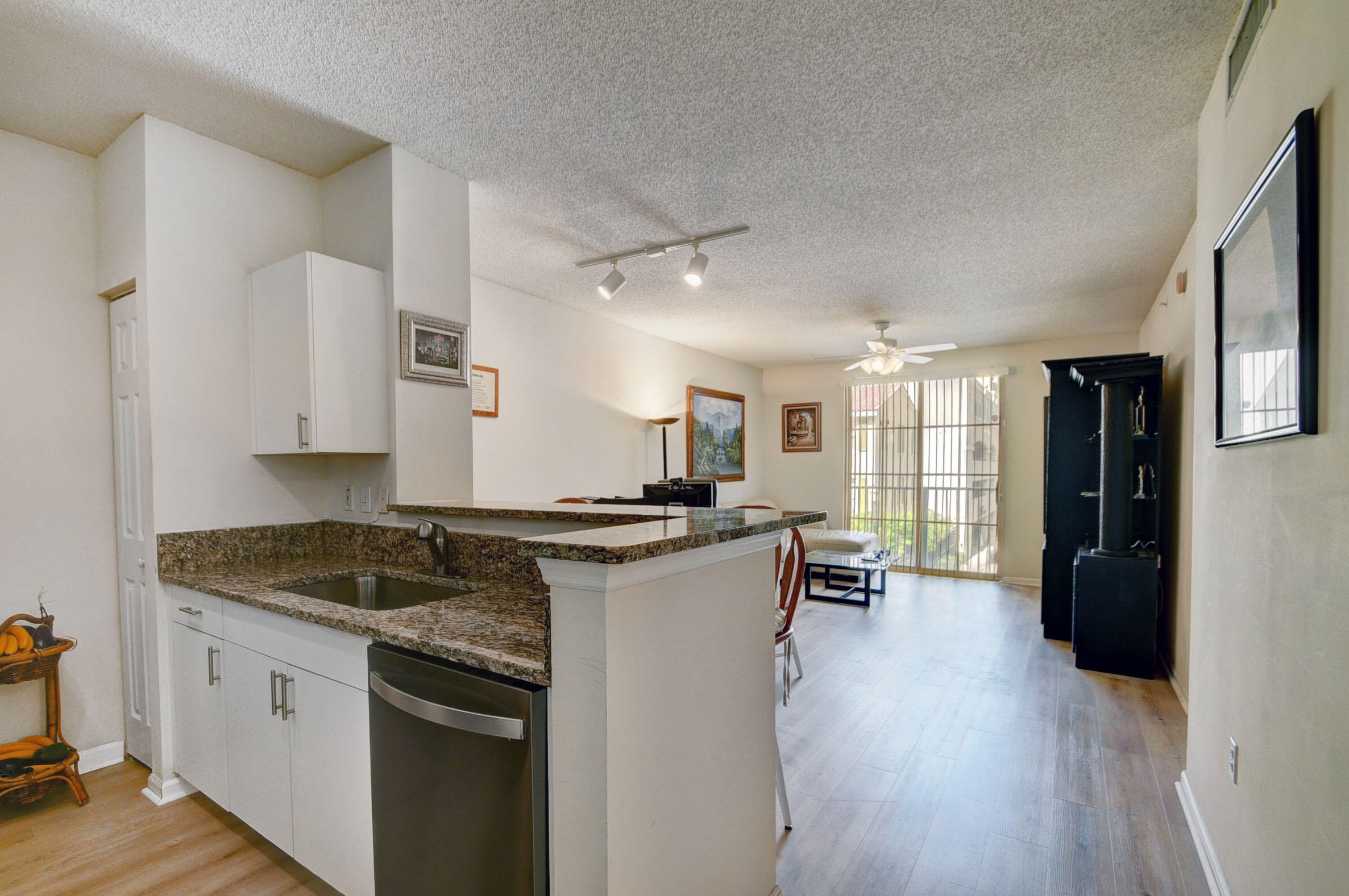 630 S Sapodilla Ave #231, West Palm Beach, FL 33401