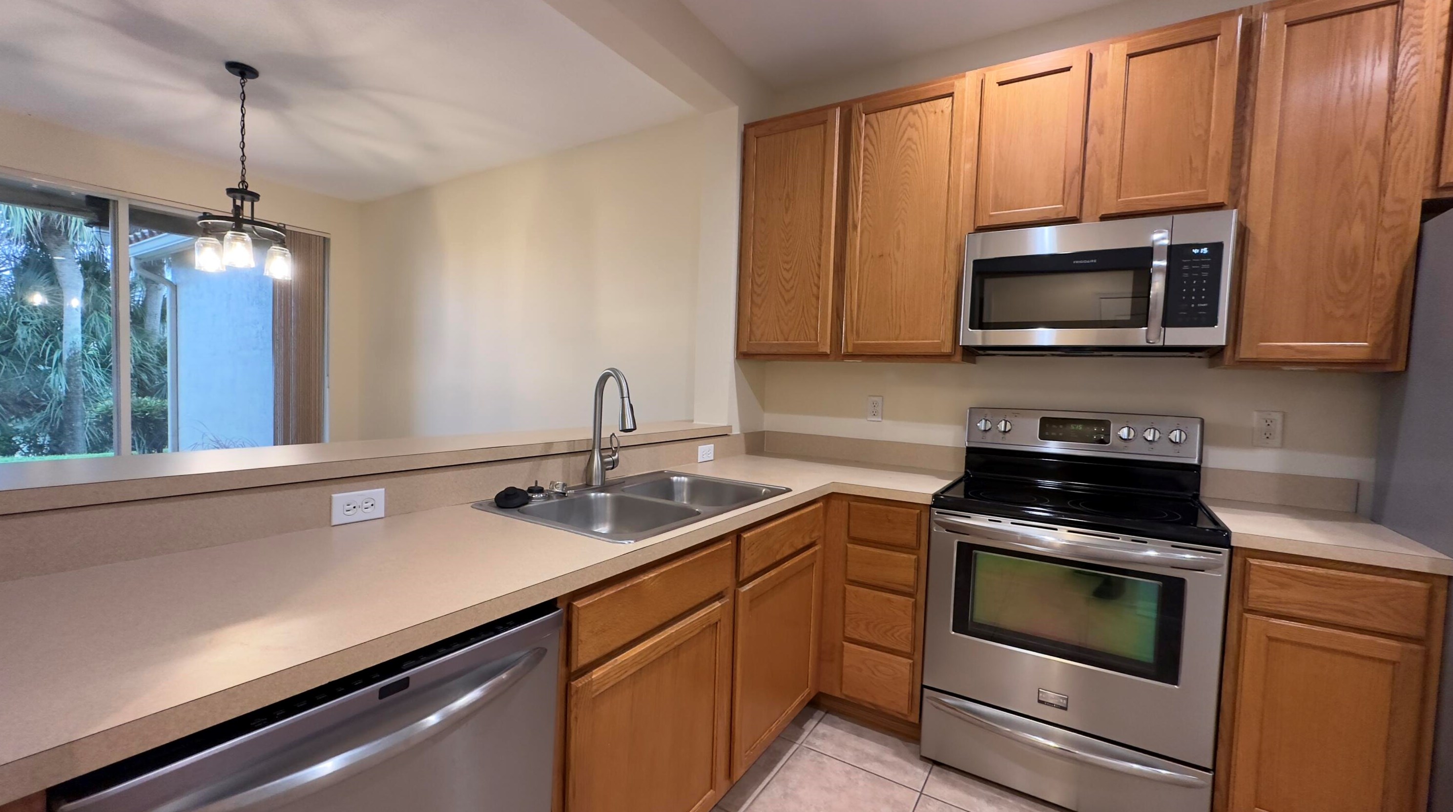 6392 Park Lake Cir, Boynton Beach, FL 33437