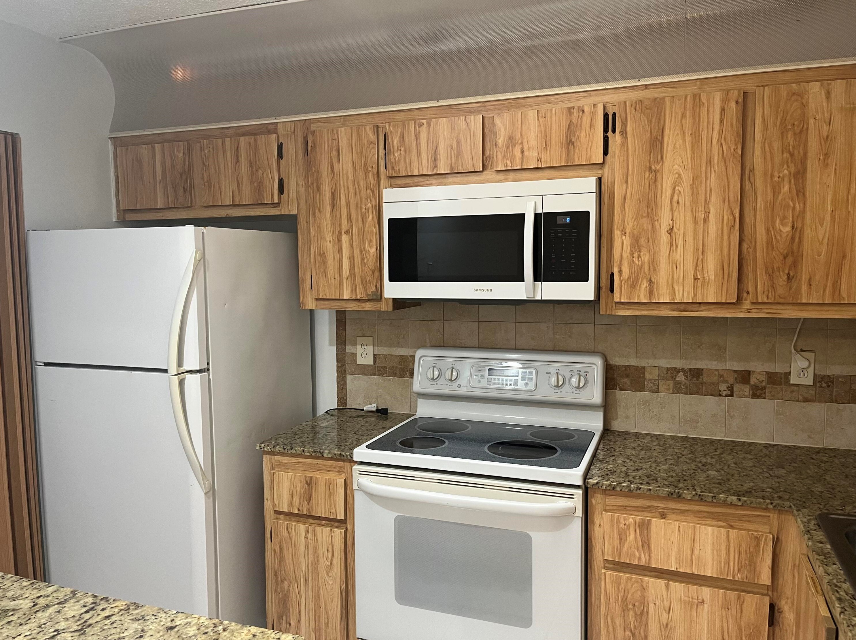 2103 Waterview Cir, Lake Worth FL  33461-6439 exterior