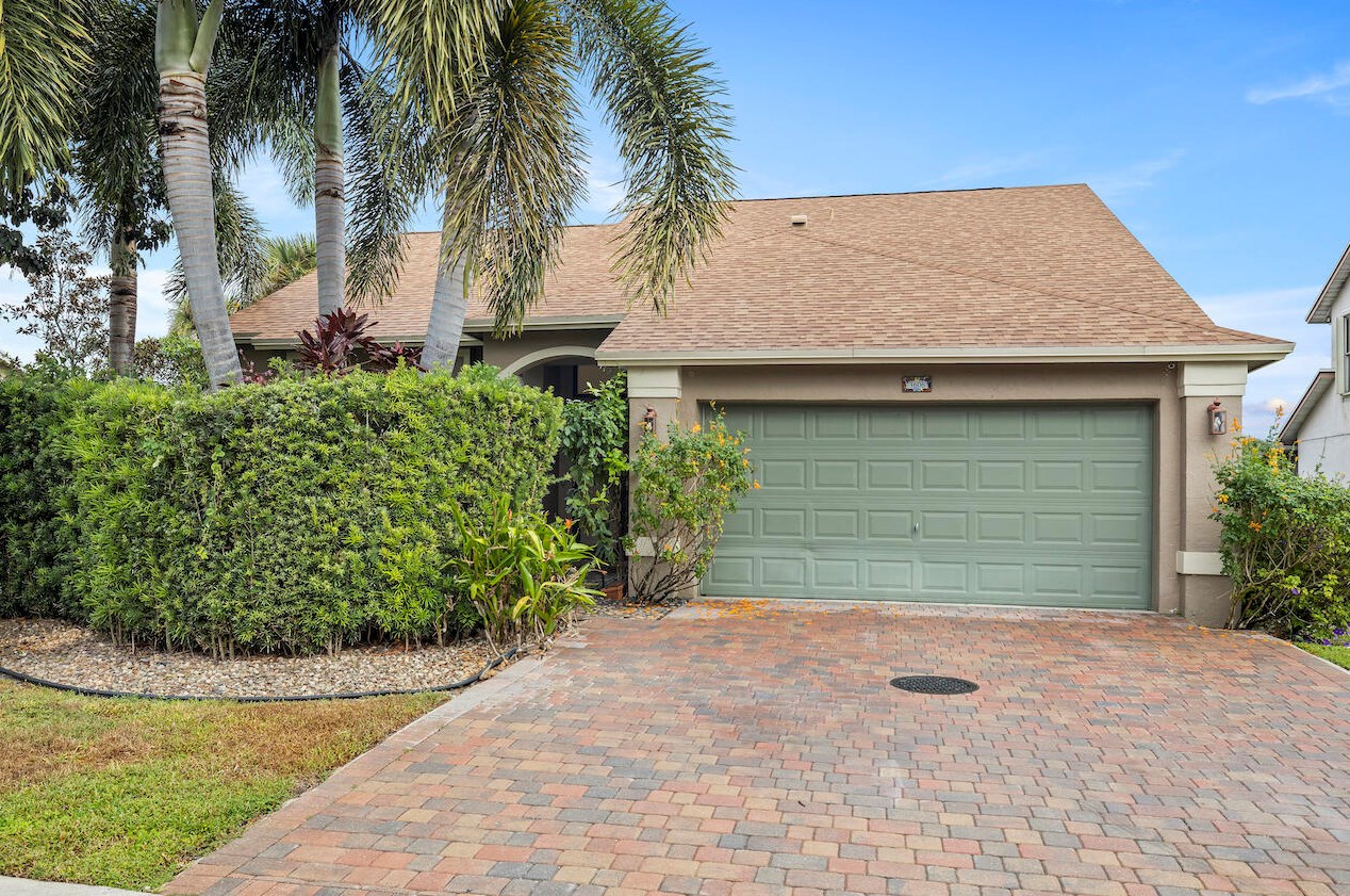 3606 Woods Walk Blvd, Lake Worth, FL 33467-2341