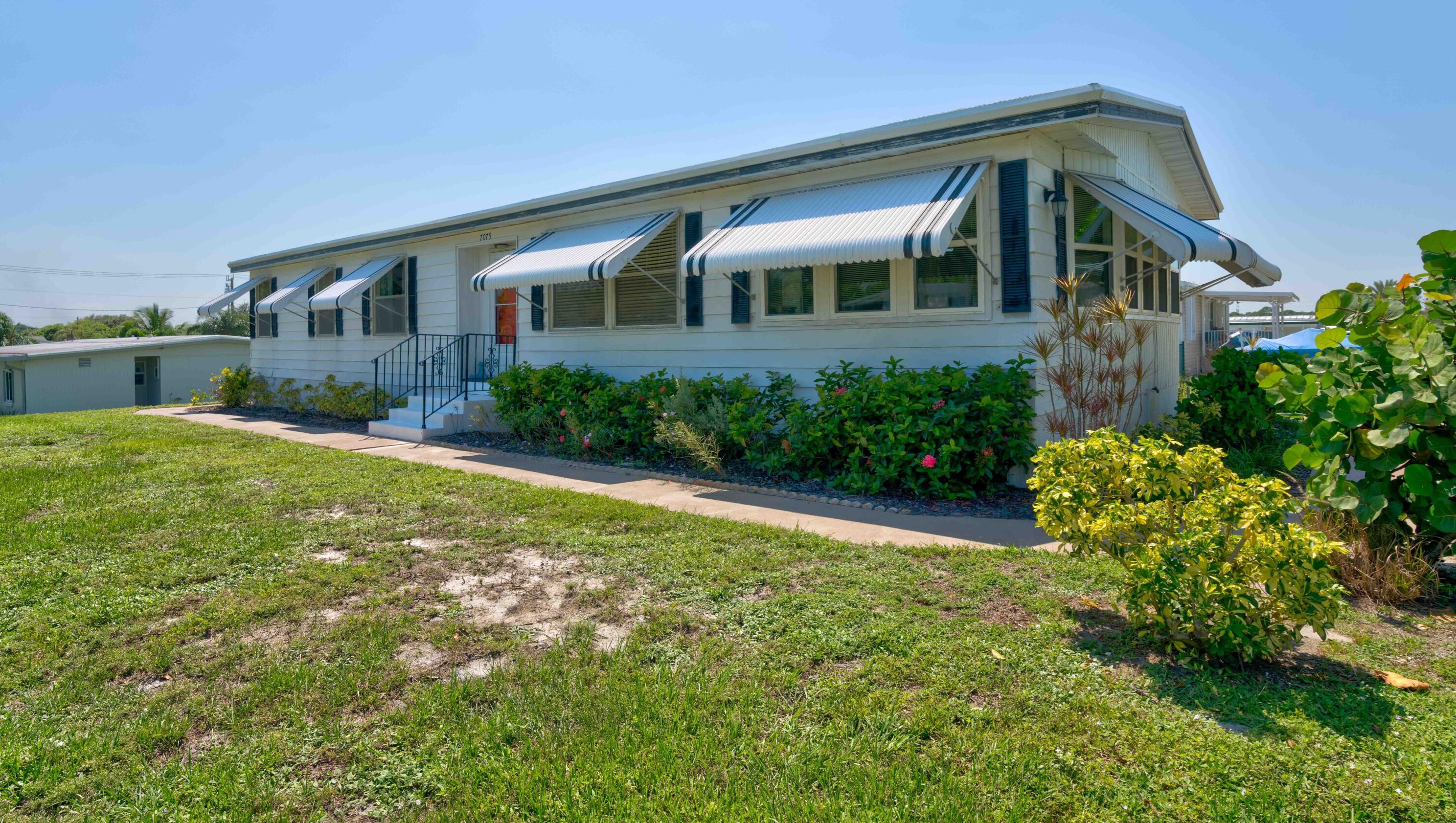 7075 Se Bluebird Cir, Hobe Sound, FL 33455